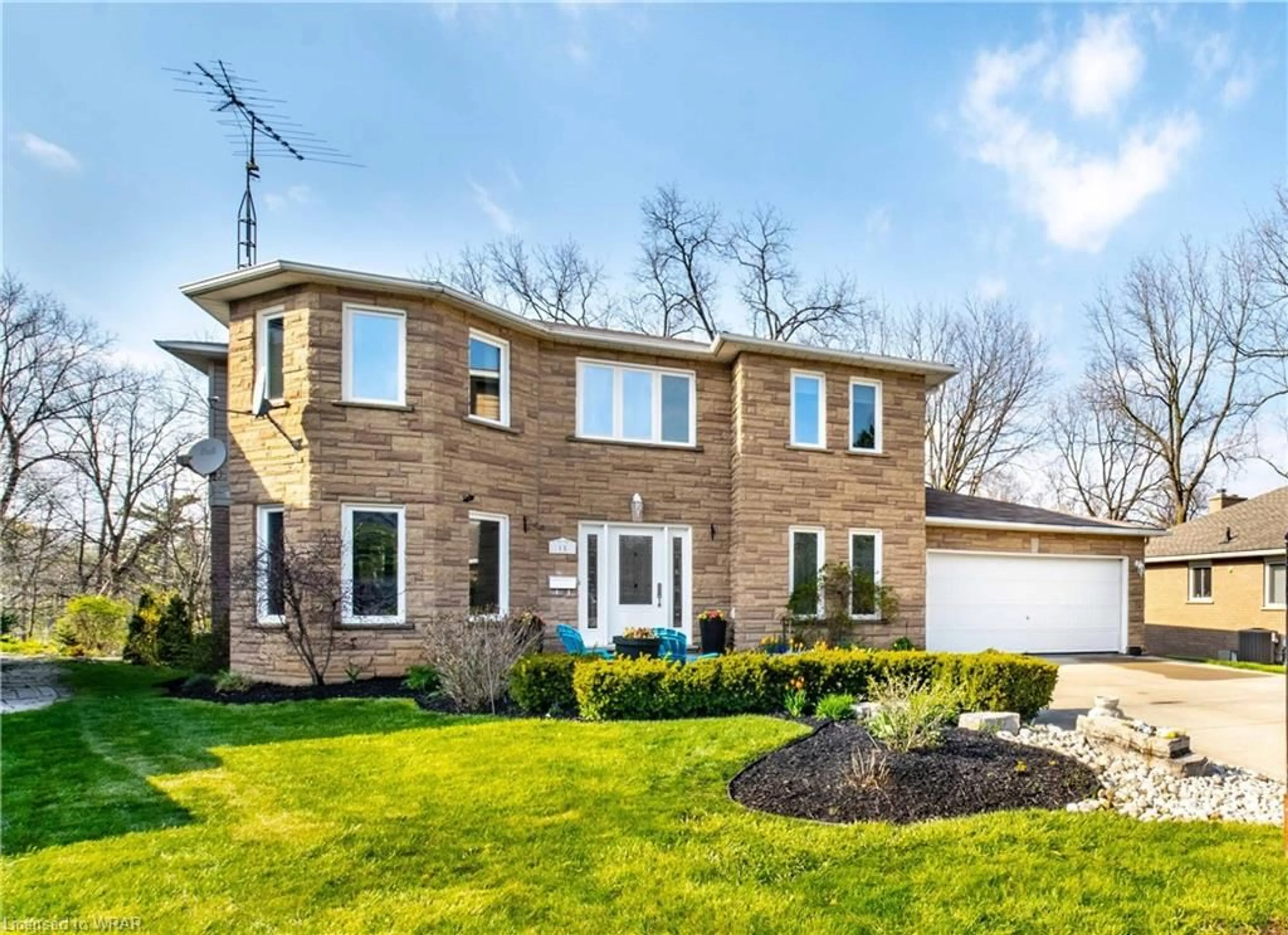 Home with brick exterior material for 15 Kenley Lane, Cambridge Ontario N1S 4Z1