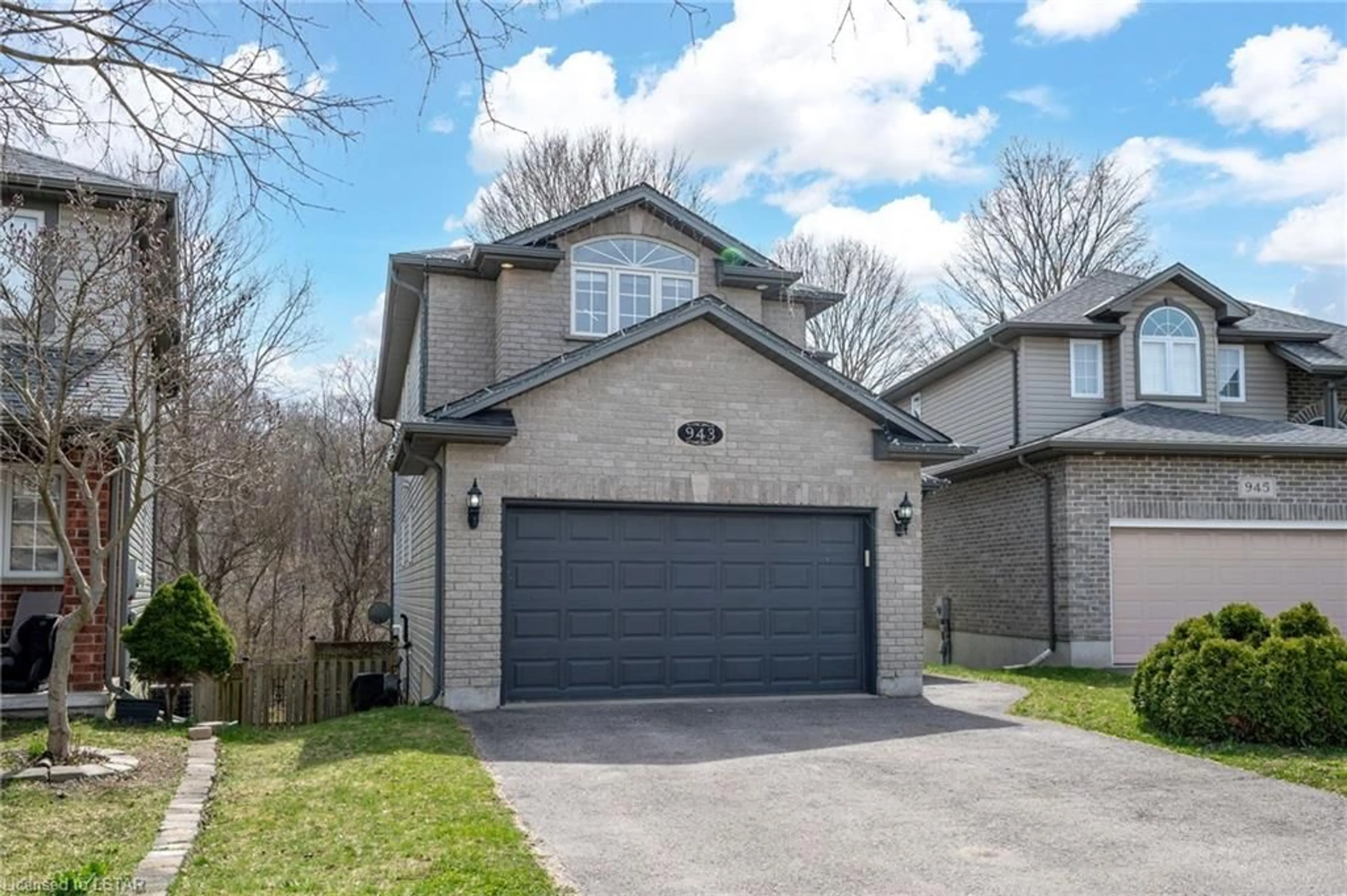 Frontside or backside of a home for 943 Blythwood Rd, London Ontario N6H 5W1