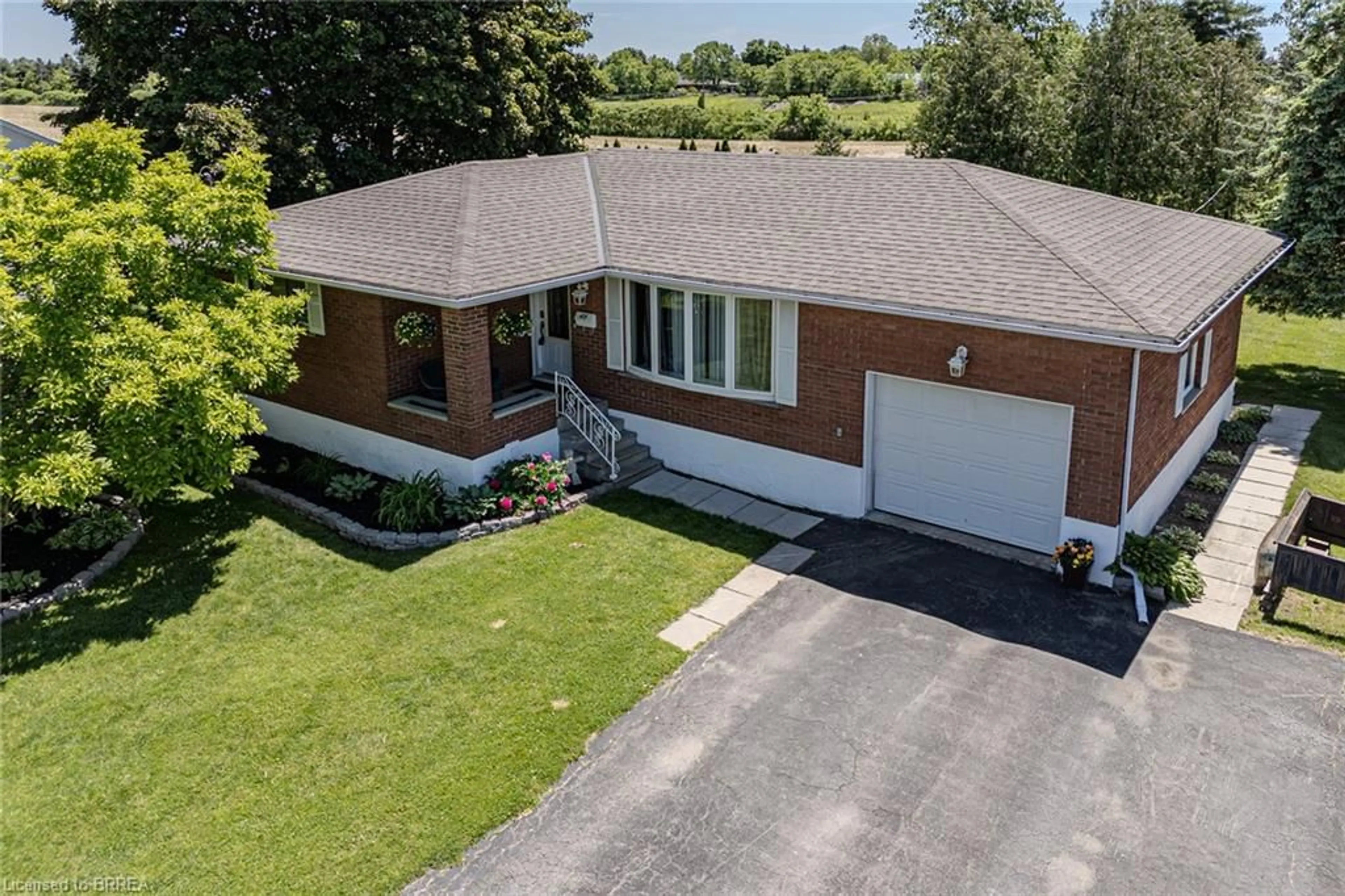 Frontside or backside of a home for 46 James St, Burford Ontario N0E 1A0