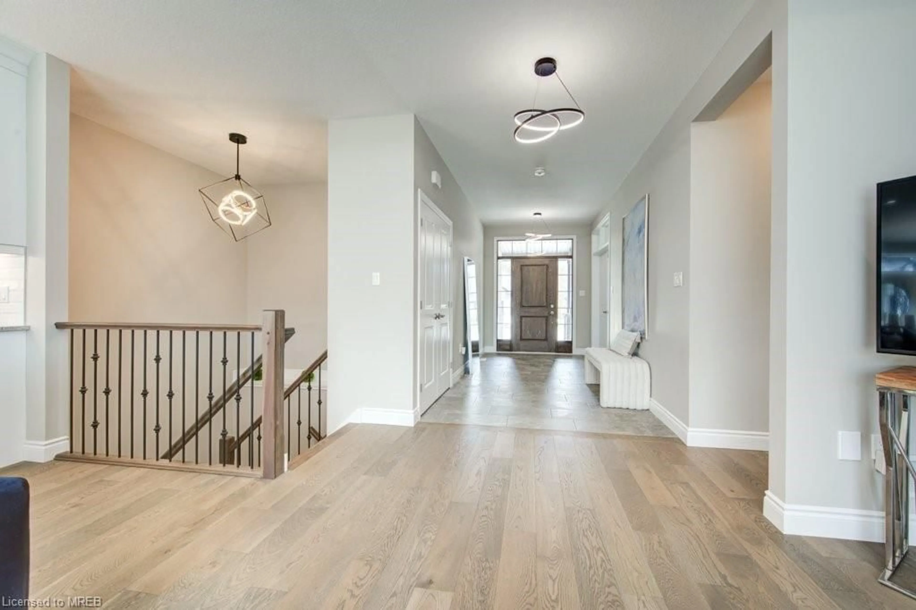 Indoor entryway for 173 Jennifers Trail, Thorndale Ontario N0M 2P0