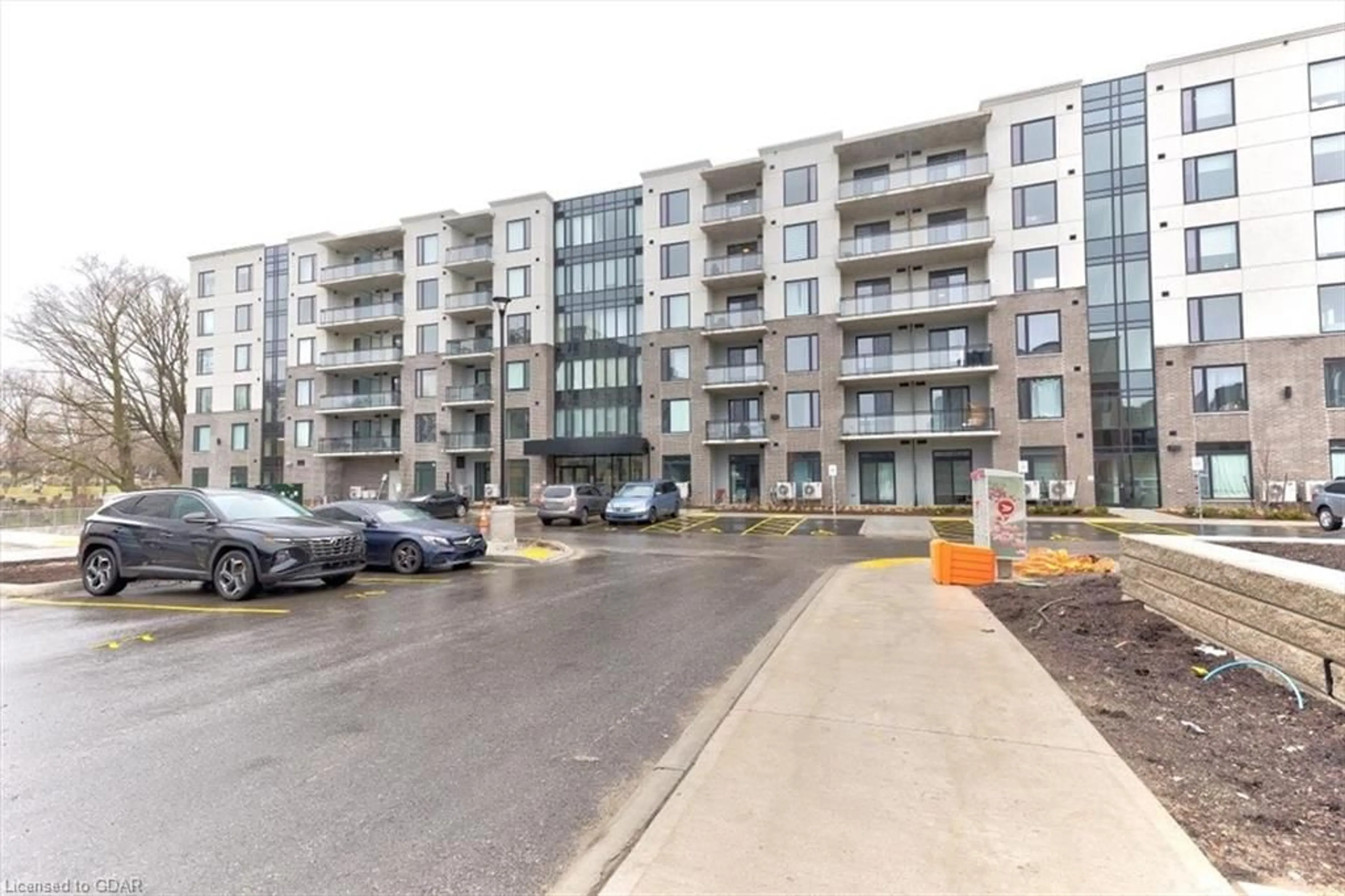 A pic from exterior of the house or condo for 103 Roger St #211, Waterloo Ontario N2J 0G2