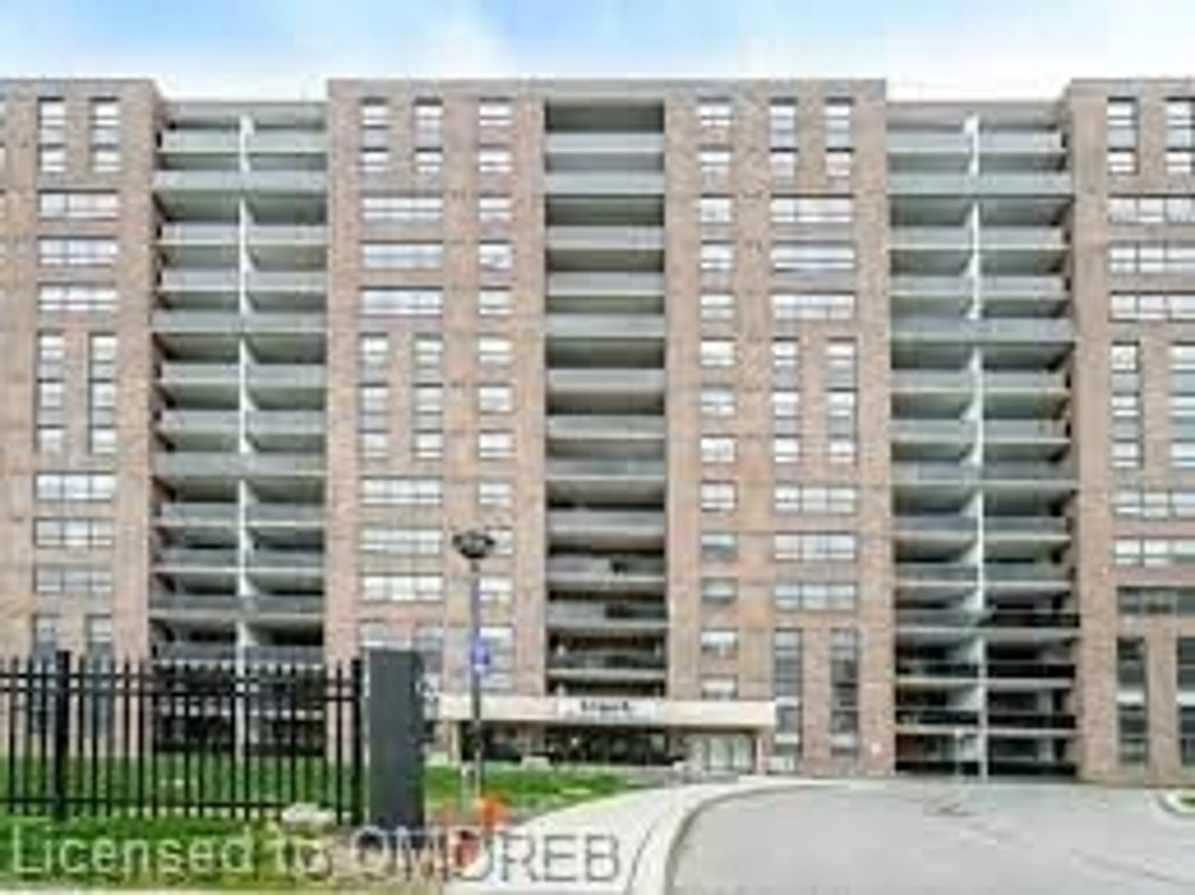 A pic from exterior of the house or condo for 4 Lisa St #906, Brampton Ontario L6T 4B6