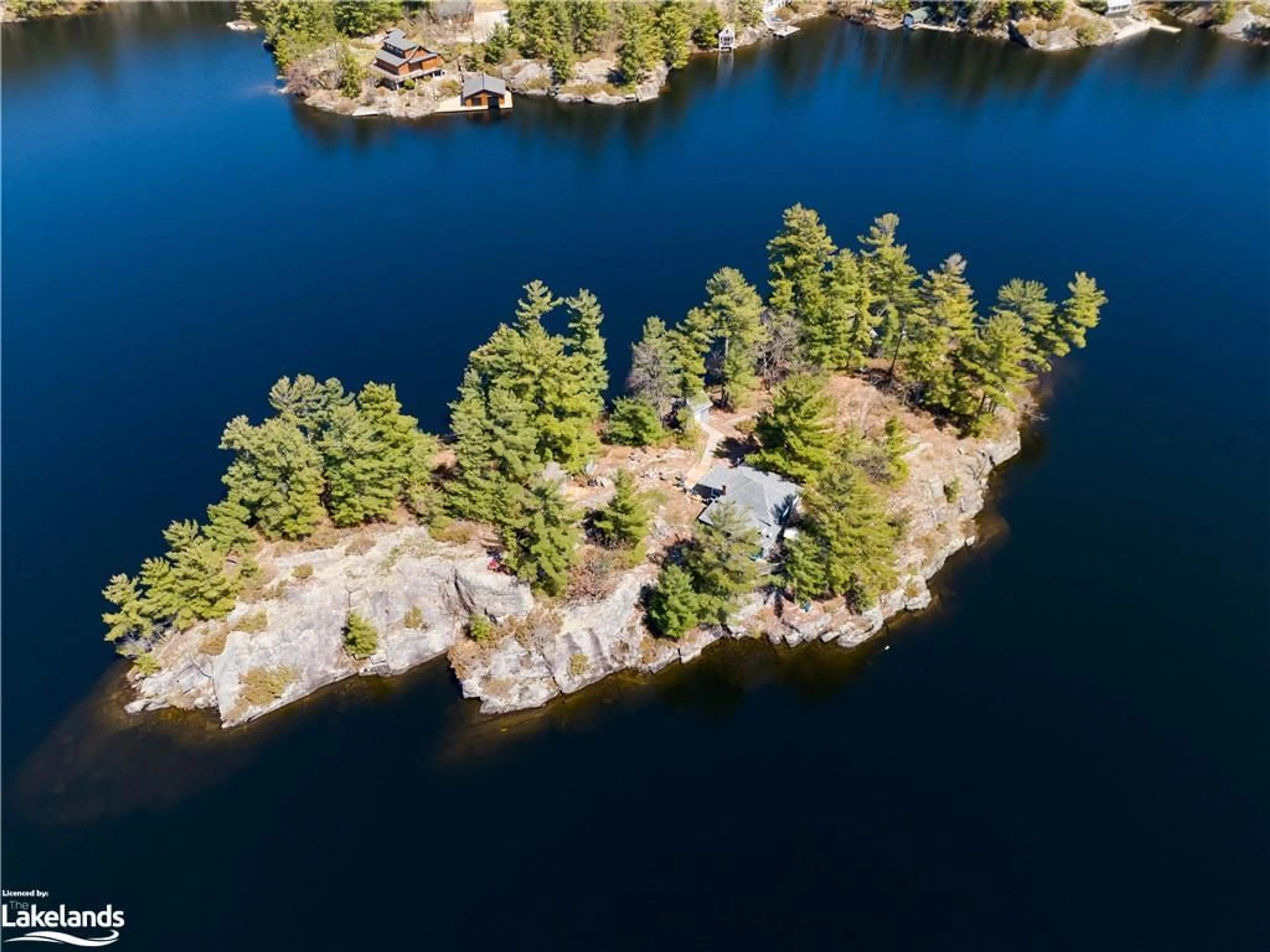 Cottage for 0 1 2gl (Gull) Island, Gravenhurst Ontario P1P 1R1