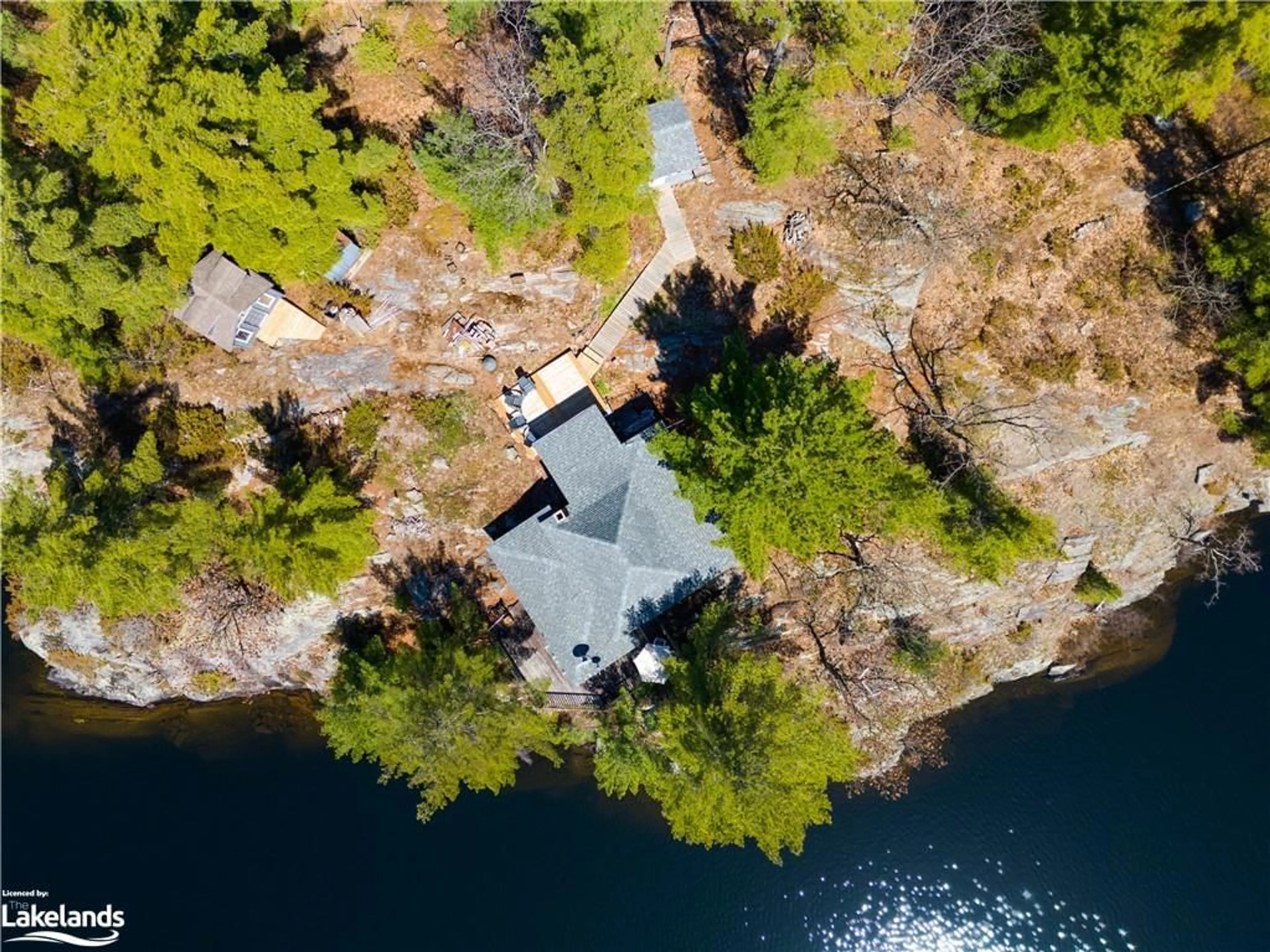 Cottage for 0 1 2gl (Gull) Island, Gravenhurst Ontario P1P 1R1
