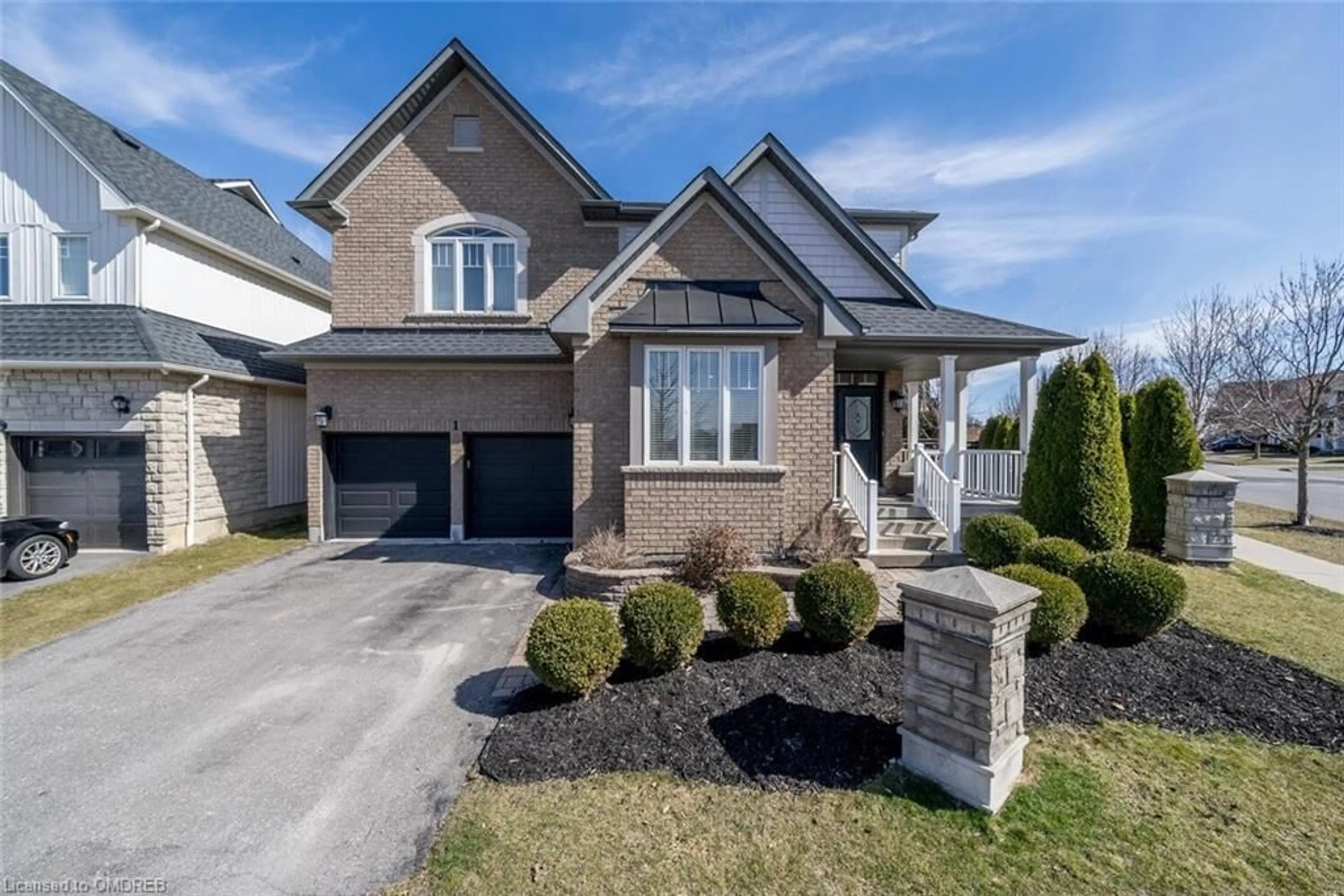 Frontside or backside of a home for 1 Archstone St, Whitby Ontario L1R 3E3