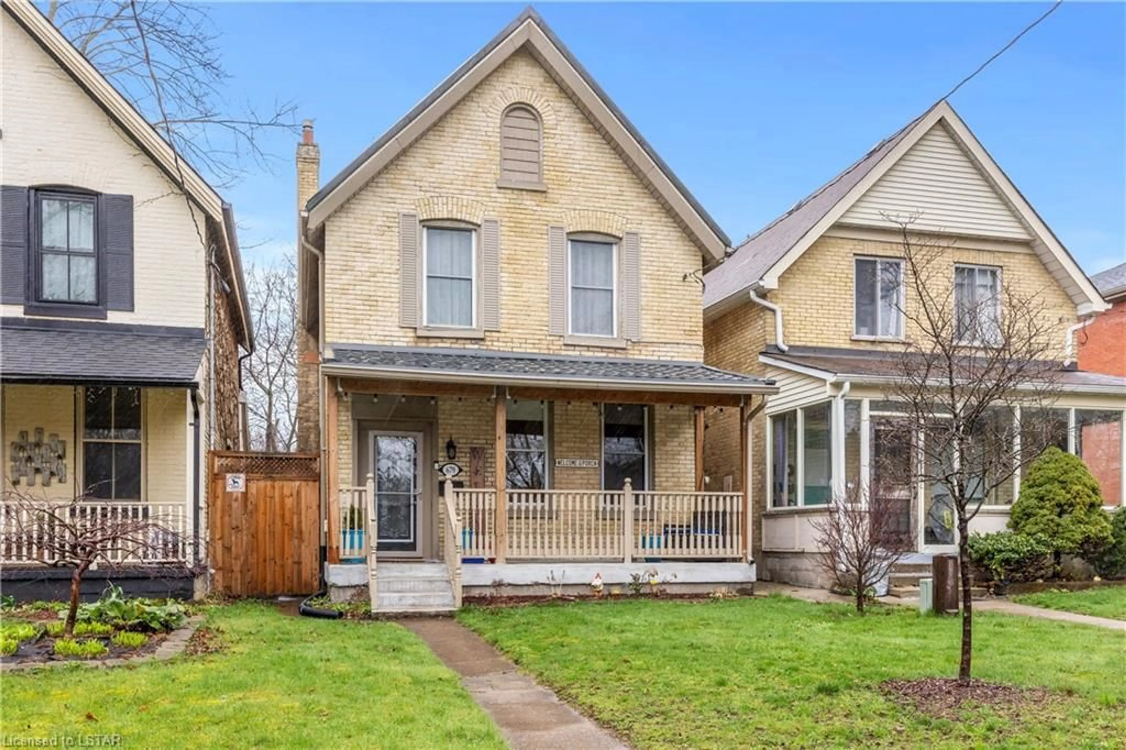 Frontside or backside of a home for 679 Colborne St, London Ontario N6A 3Z4