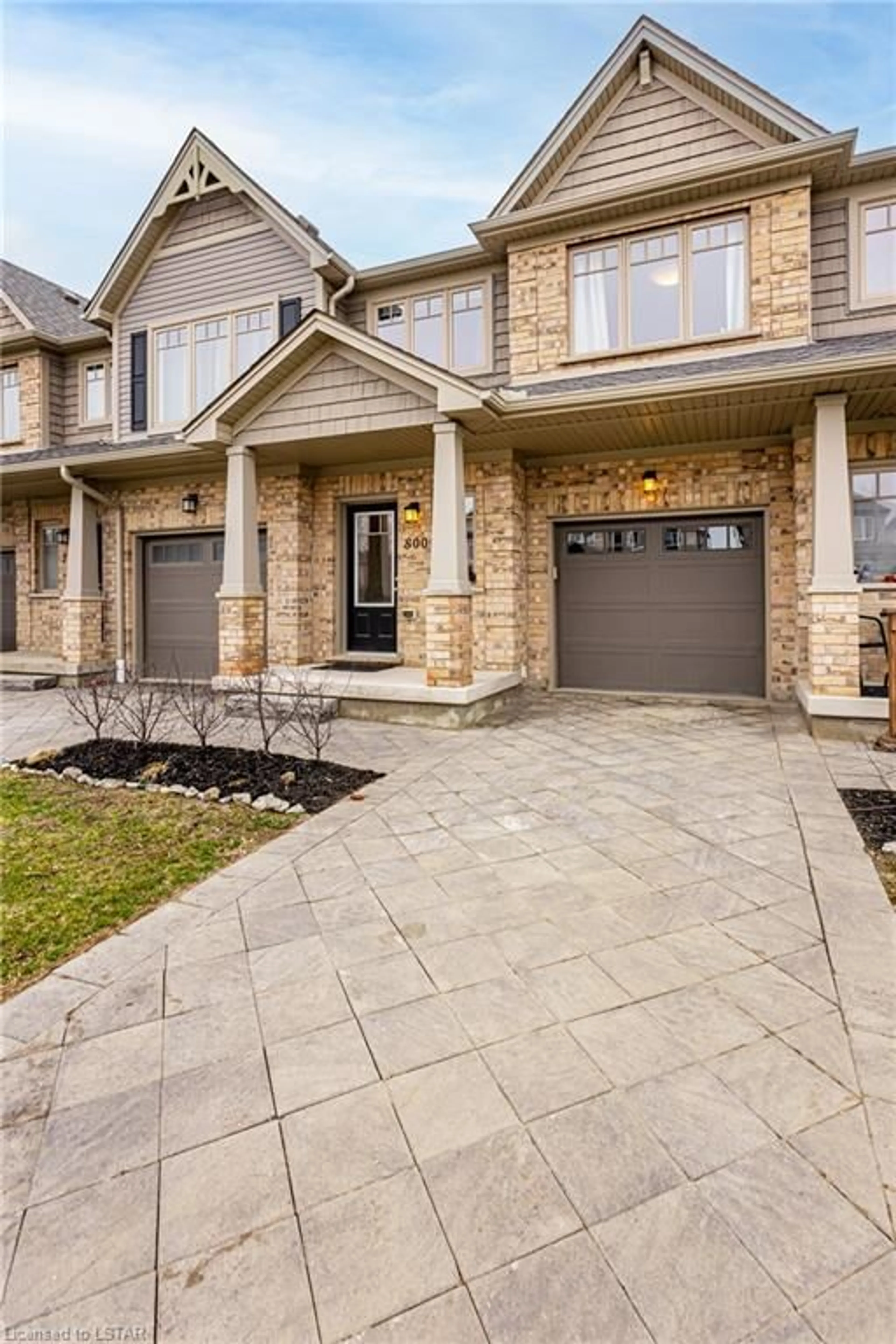 Home with brick exterior material for 800 Cedarpark Way, London Ontario N5X 0C3