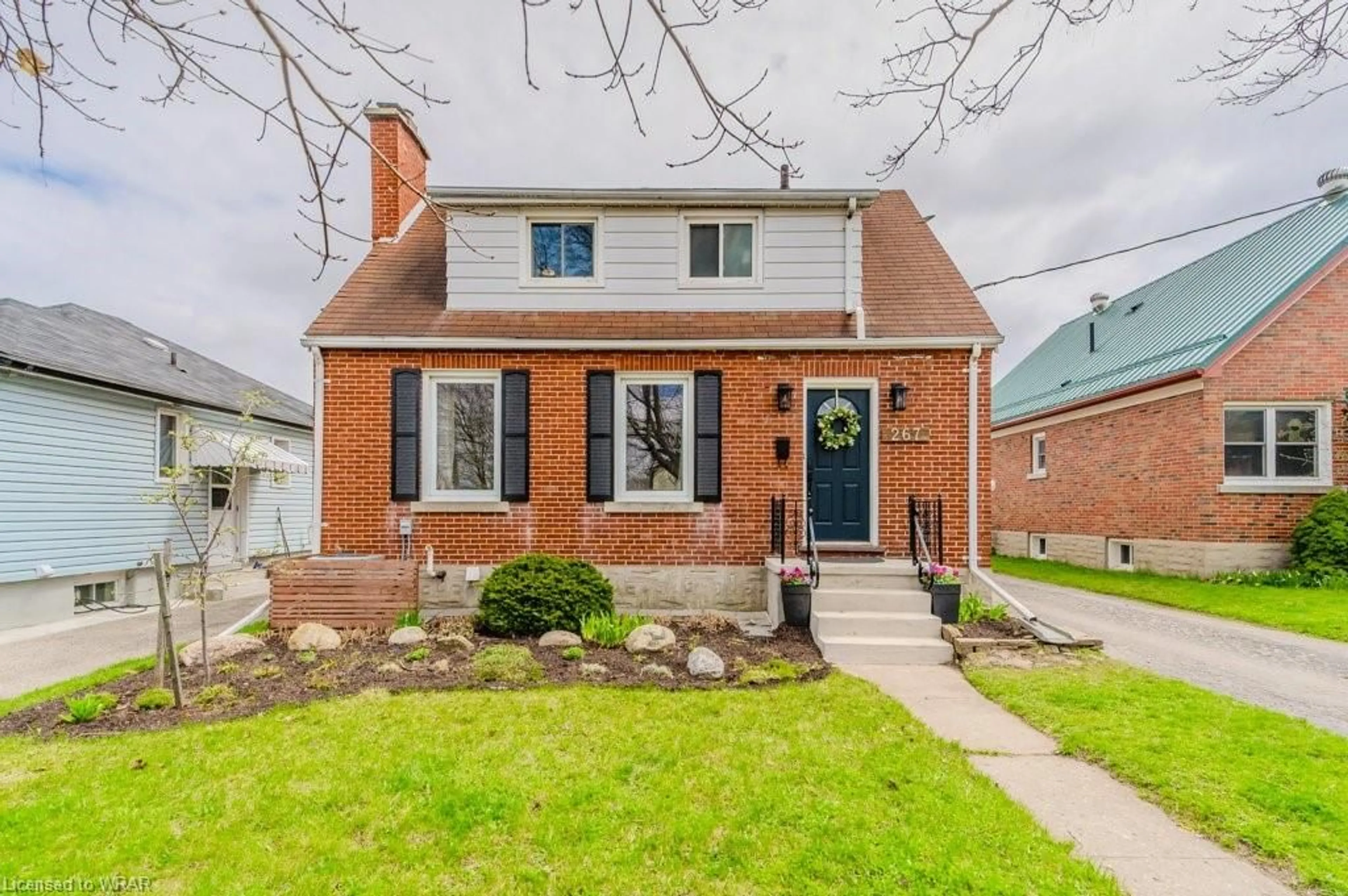 Home with brick exterior material for 267 Sydney St, Kitchener Ontario N2G 3V8