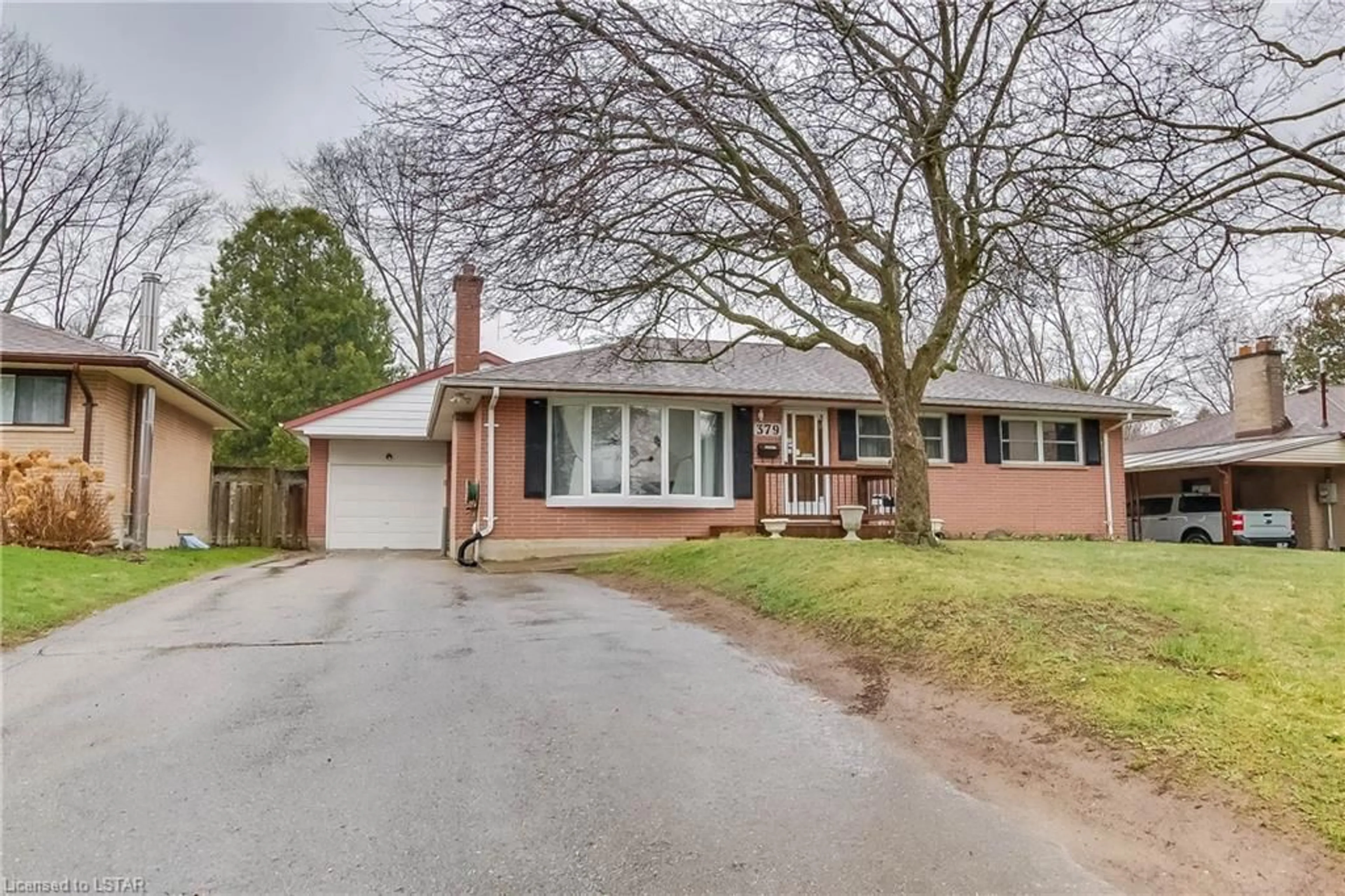 Home with brick exterior material for 379 Griffith St, London Ontario N6K 2S1