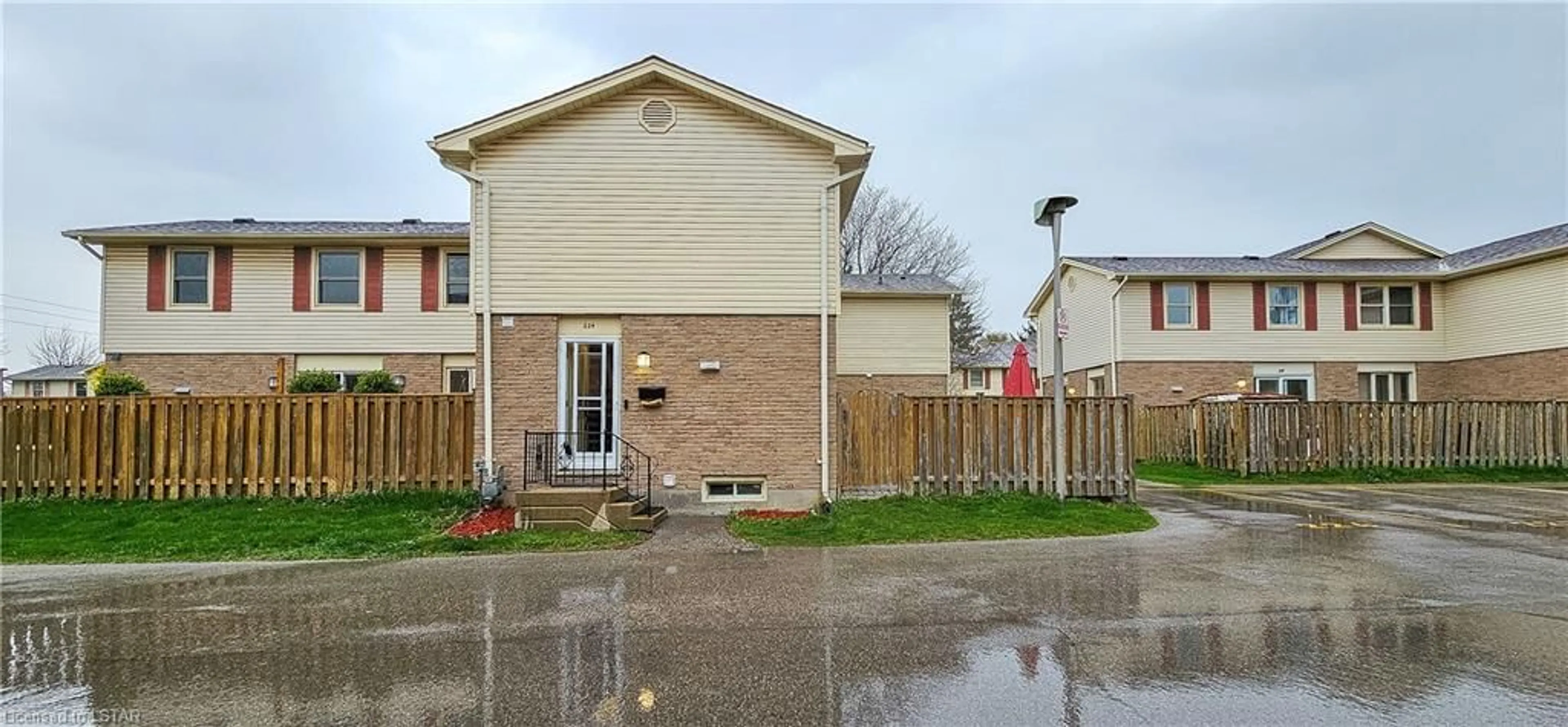 A pic from exterior of the house or condo for 230 Clarke Rd #224, London Ontario N5W 5P8