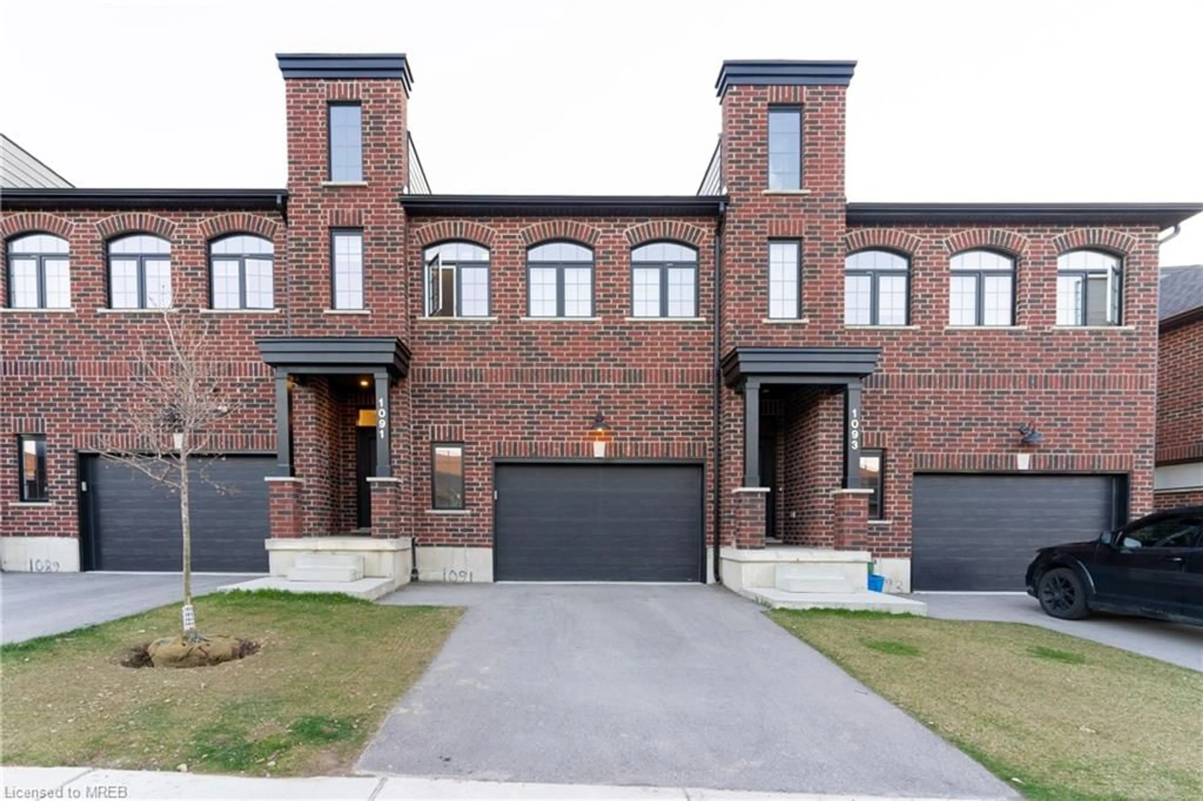 A pic from exterior of the house or condo for 1091 Upperpoint Avenue Ave, London Ontario N6K 4M9