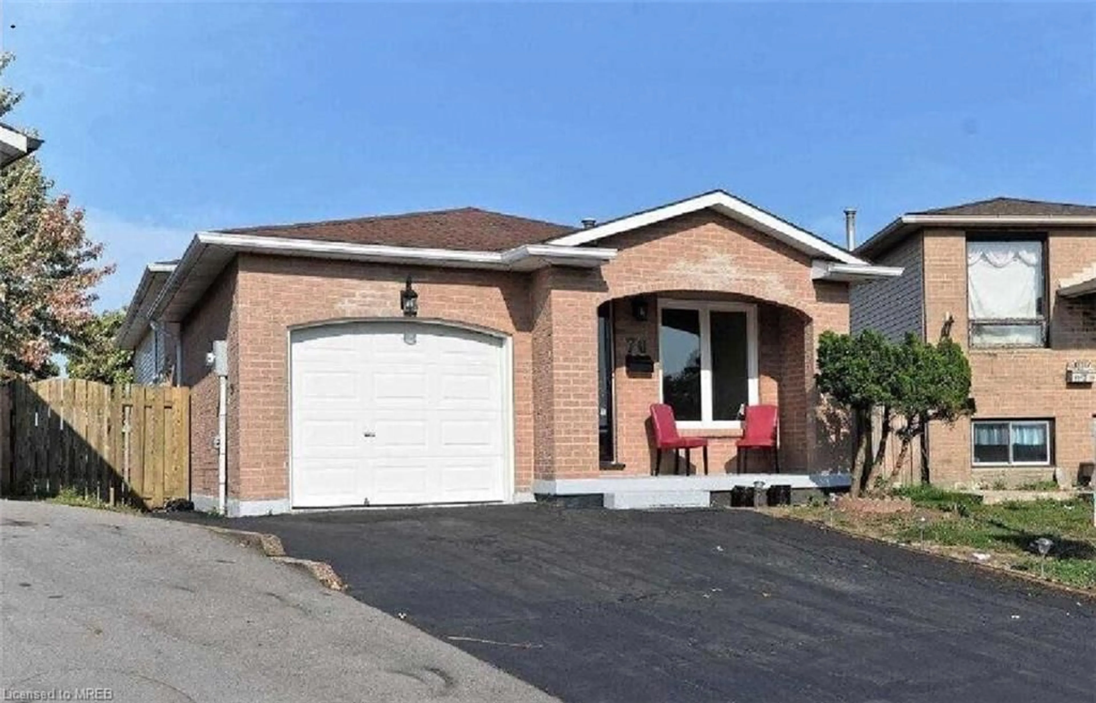 Frontside or backside of a home for 70 Lampman Cres, Thorold Ontario L2V 4K7