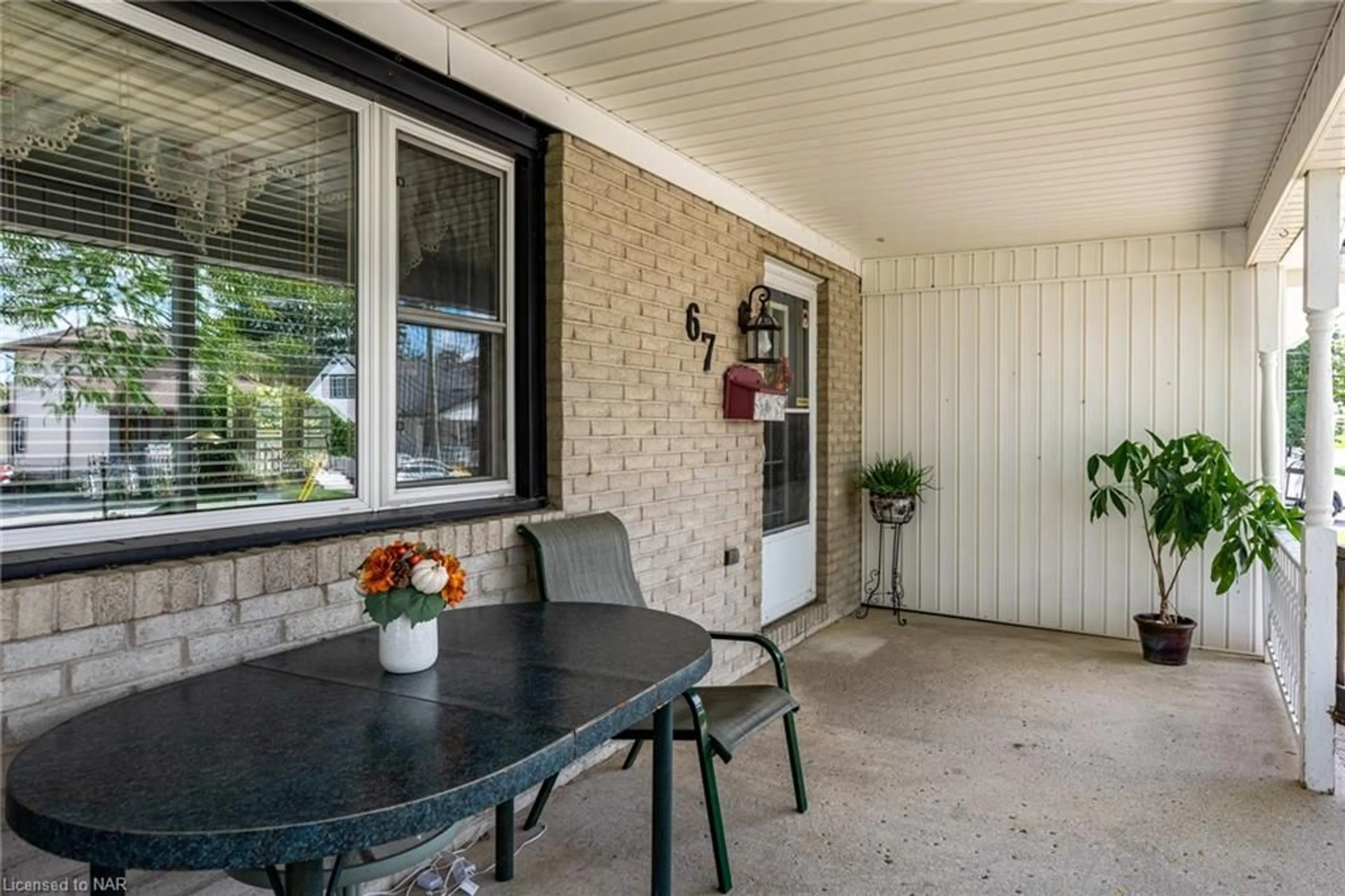 Patio for 67 Kingsmill St, Fort Erie Ontario L2A 4E5