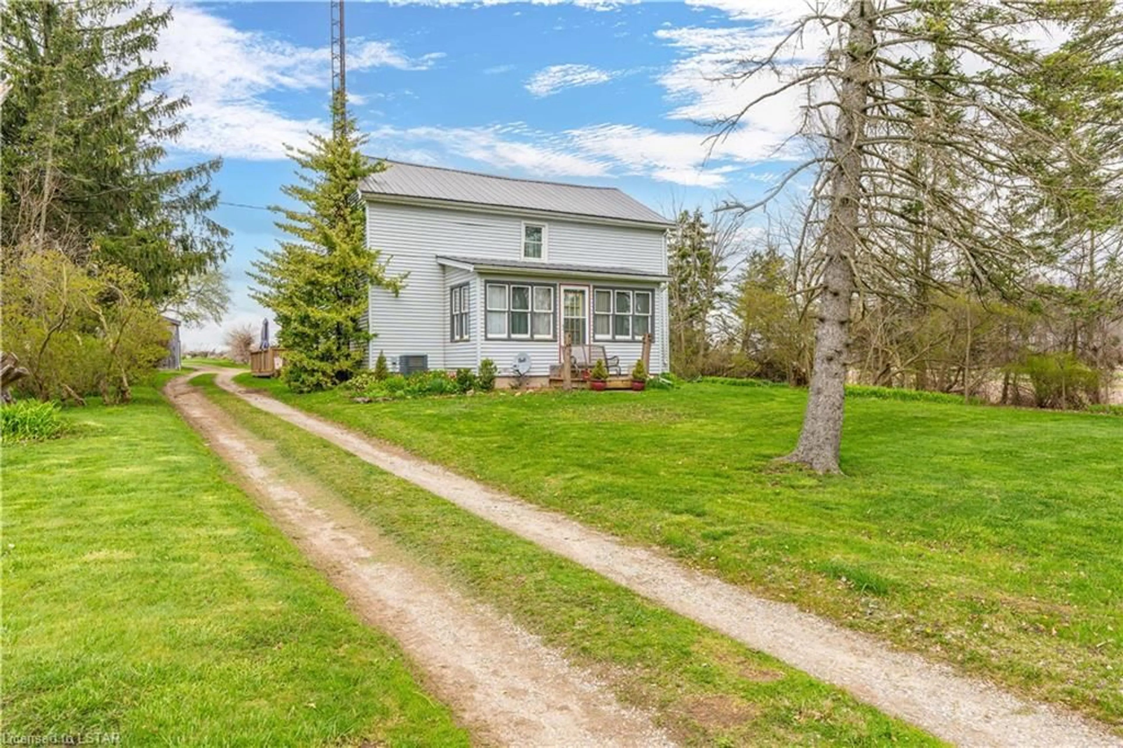 Cottage for 7360 Longwoods Rd, Melbourne Ontario N0L 1T0