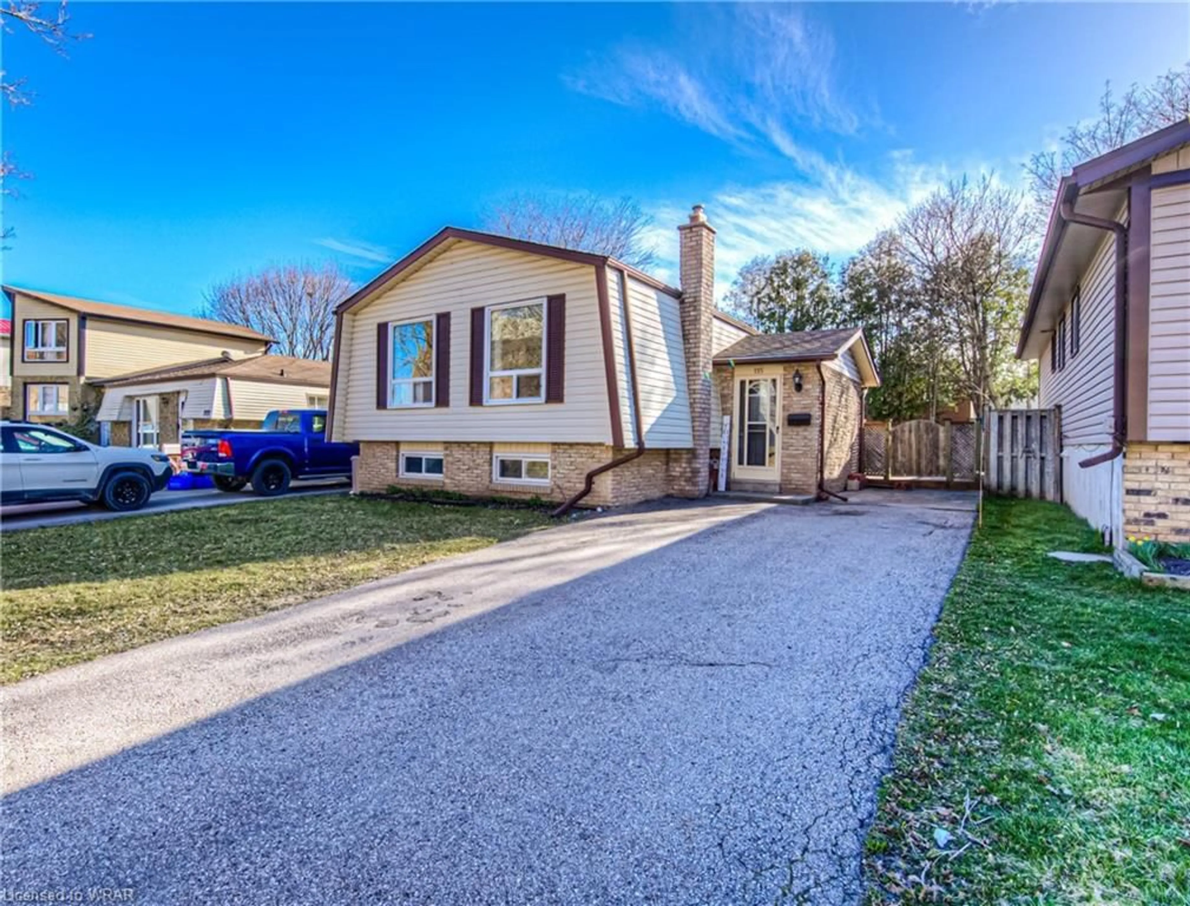 Frontside or backside of a home for 115 Country Hill Dr, Kitchener Ontario N2E 1S6