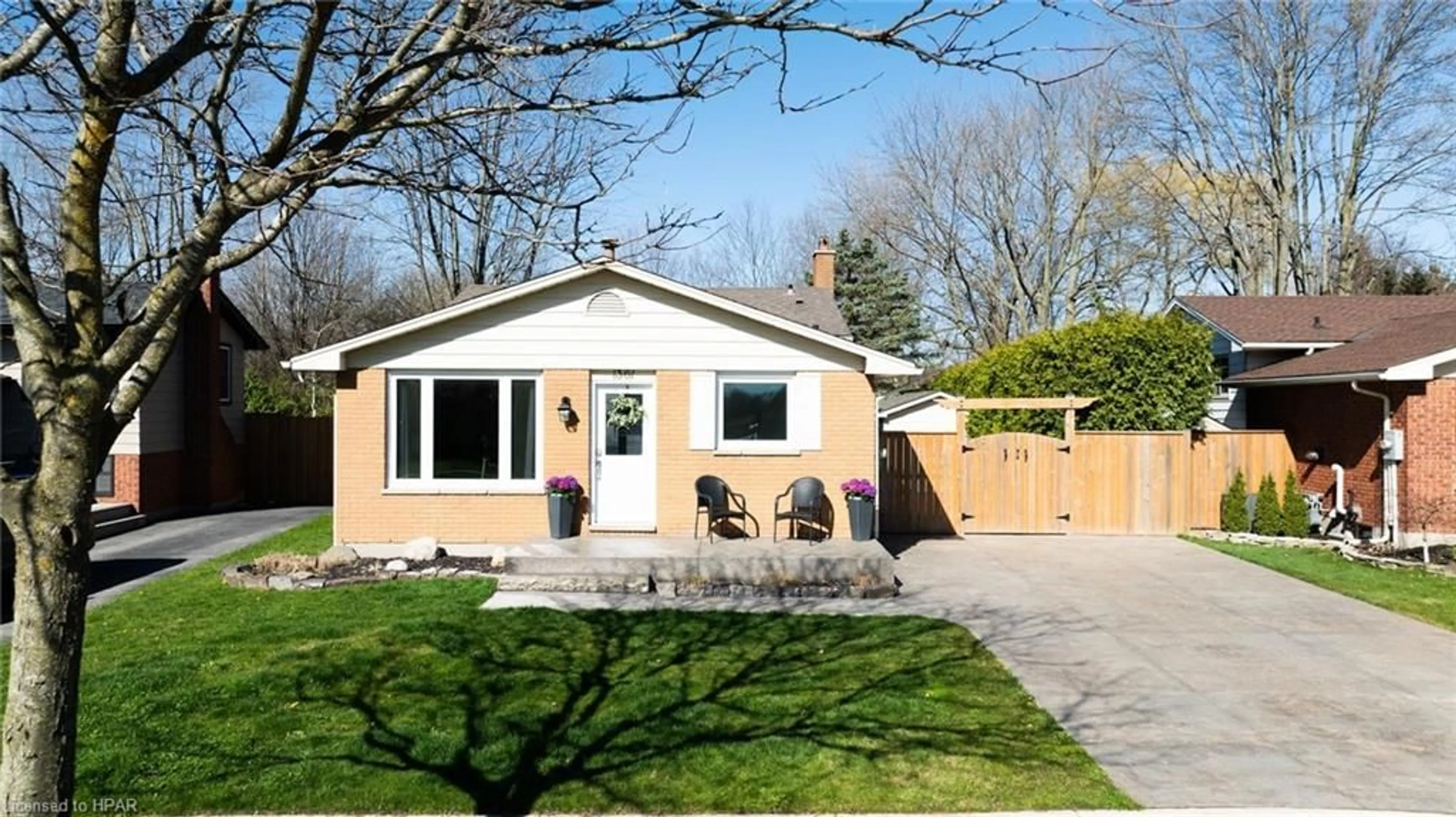 Cottage for 1361 Aldersbrook Rd, London Ontario N6G 3J1