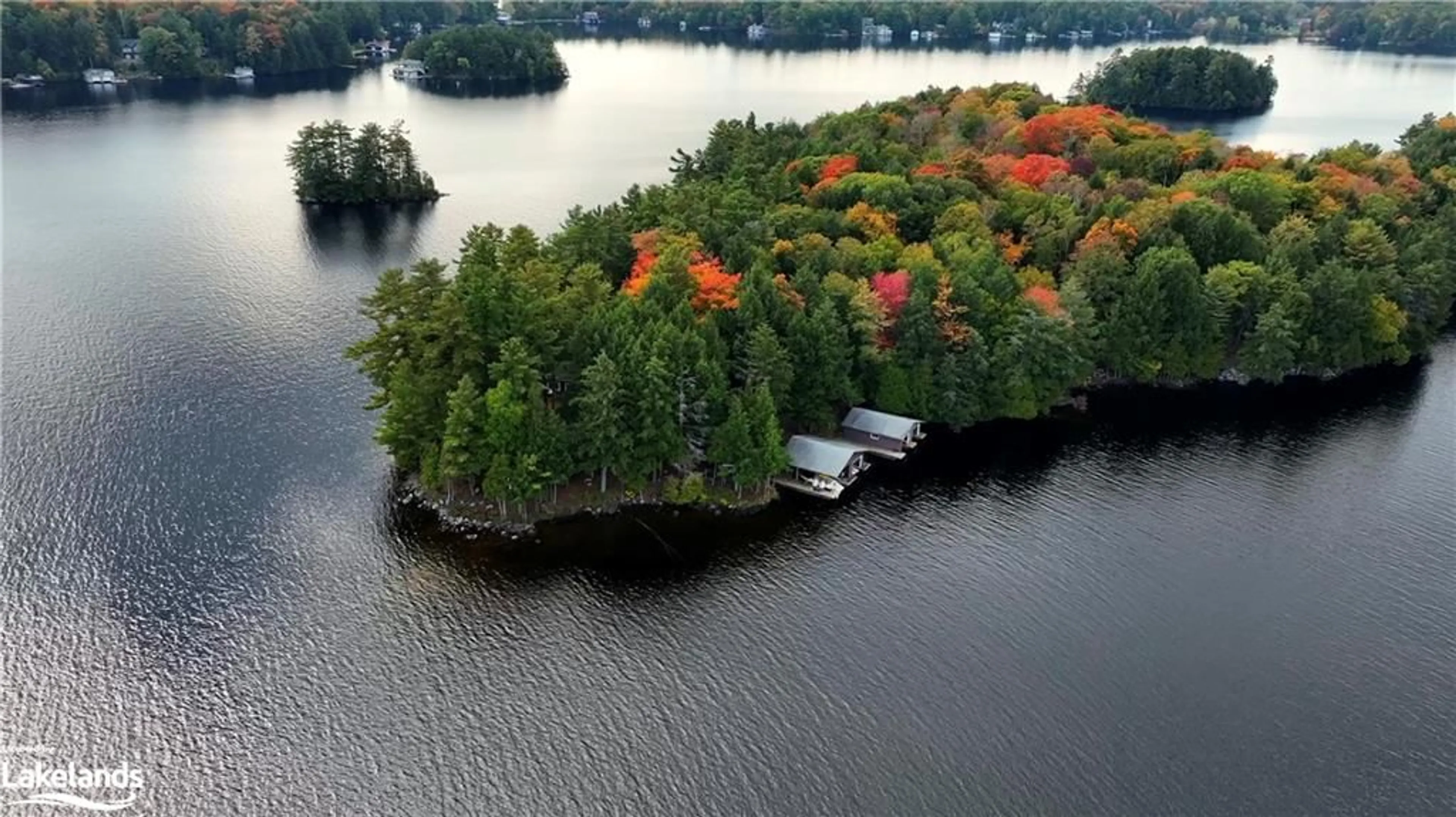 Cottage for 0 Island Meda Island, Muskoka Lakes Ontario P0B 1J0