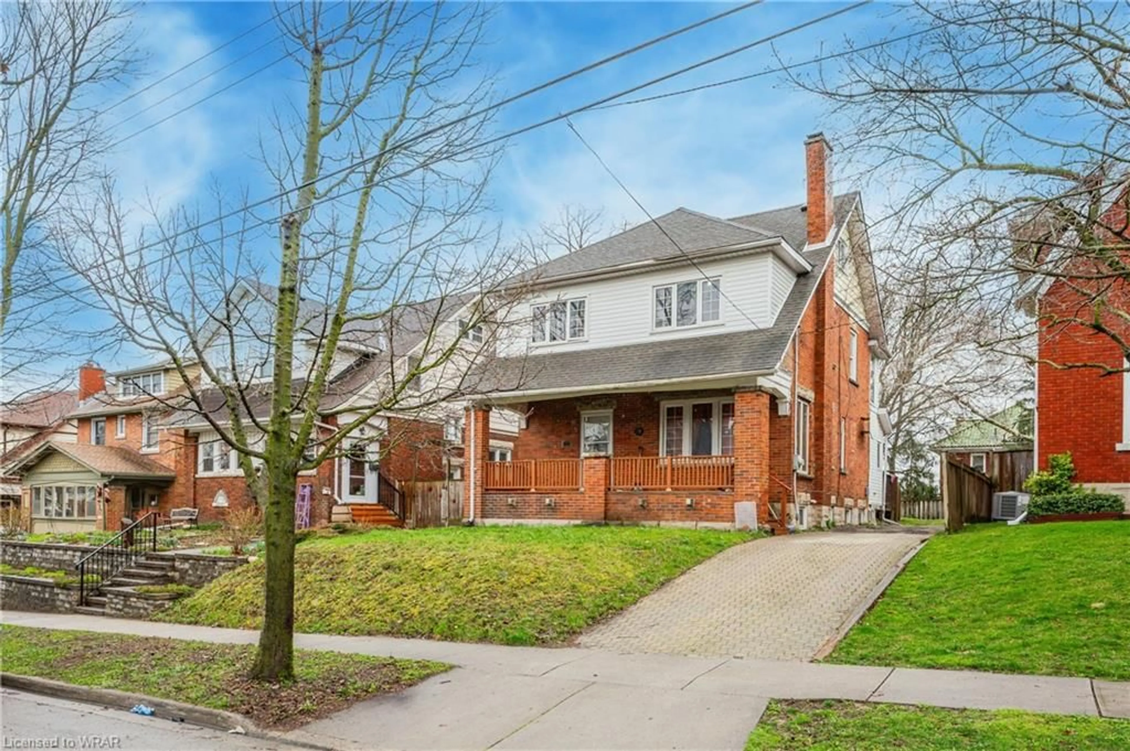 Frontside or backside of a home for 31 Louisa St, Kitchener Ontario N2H 5L7