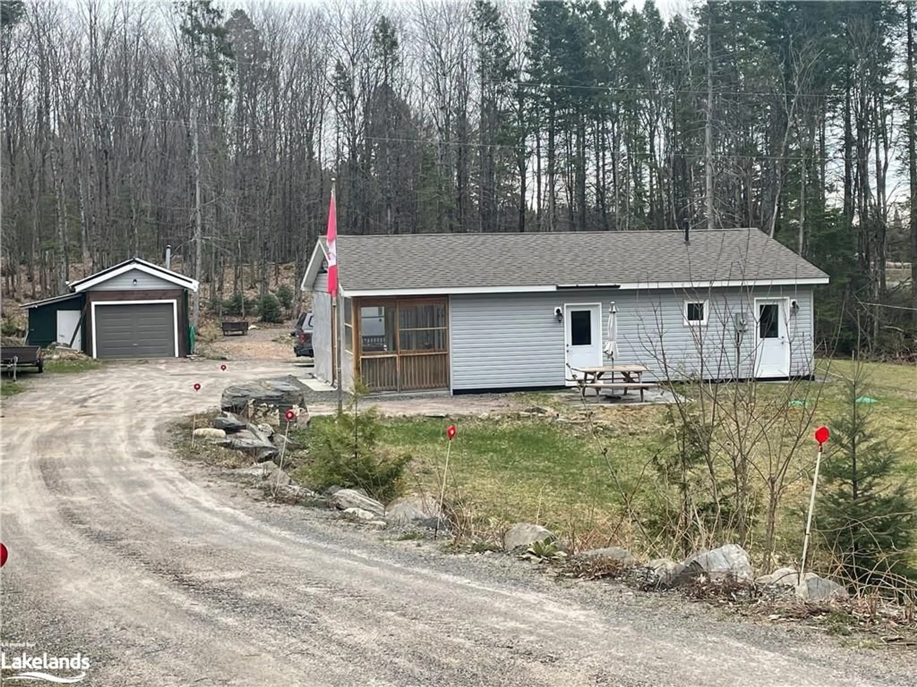Cottage for 35 Springhill Rd, Burk's Falls Ontario P0A 1C0