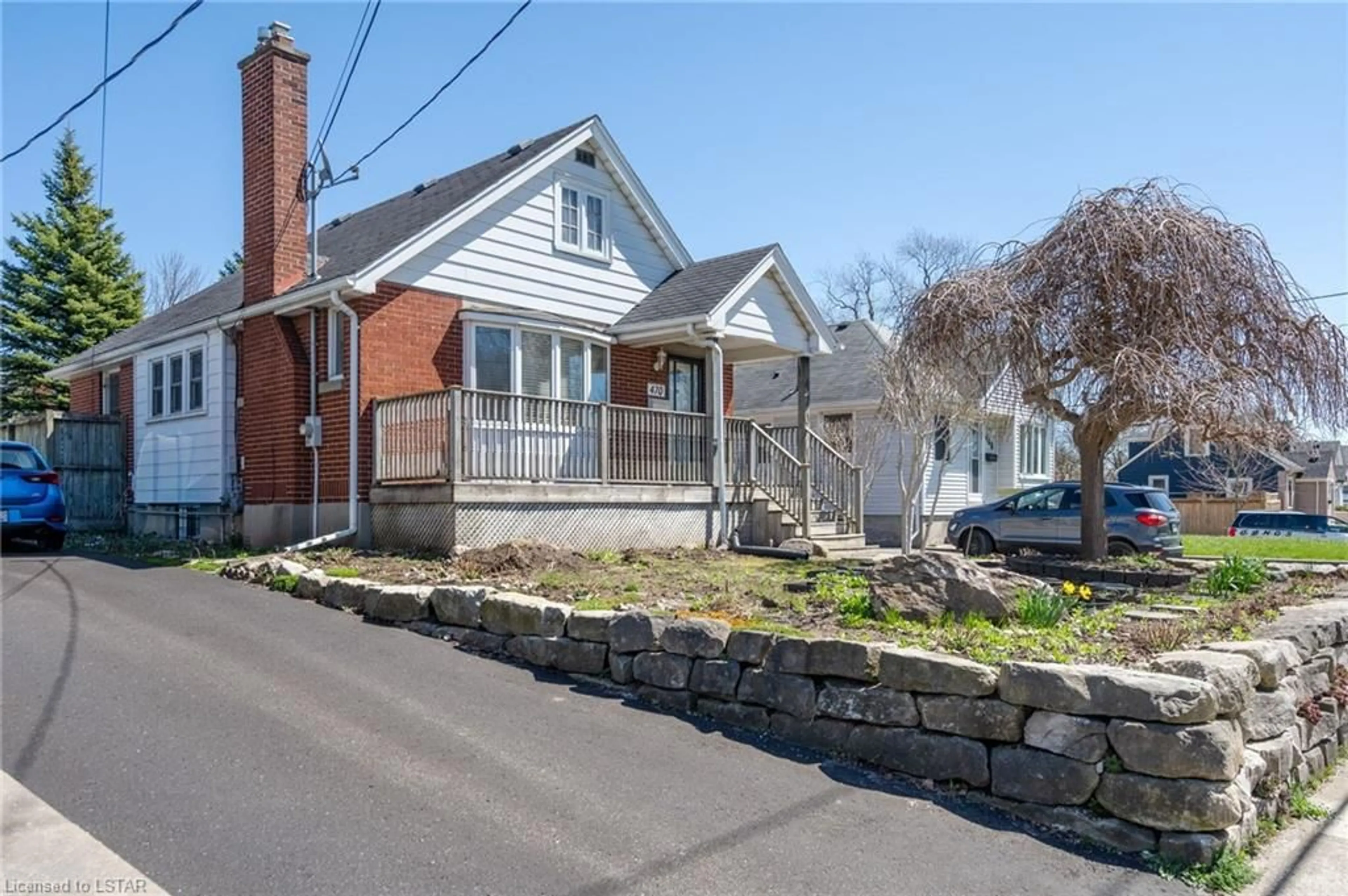 Frontside or backside of a home for 470 Ashland Ave, London Ontario N5W 4G7