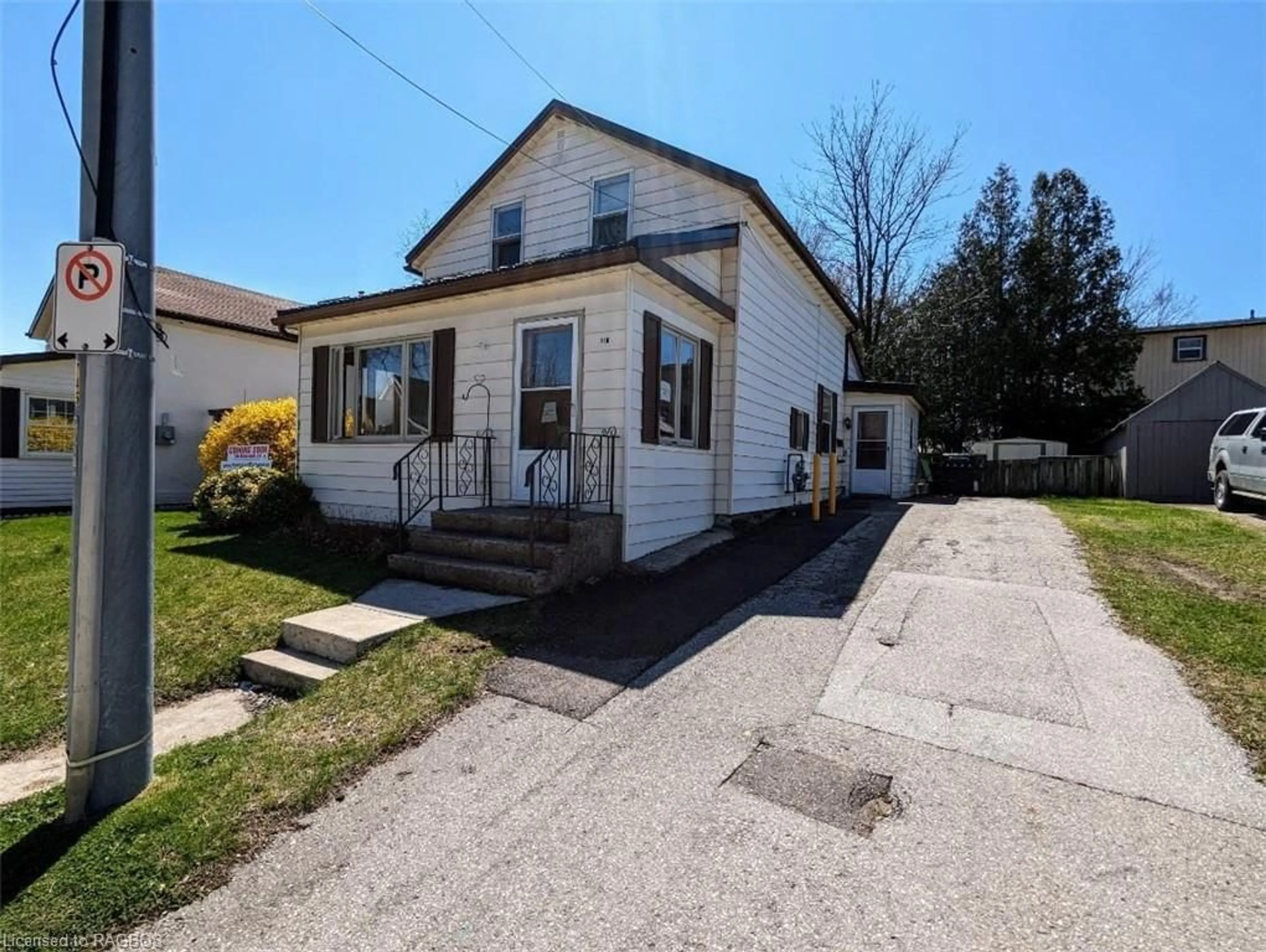 Frontside or backside of a home for 410 Russell St, Kincardine Ontario N2Z 2A9