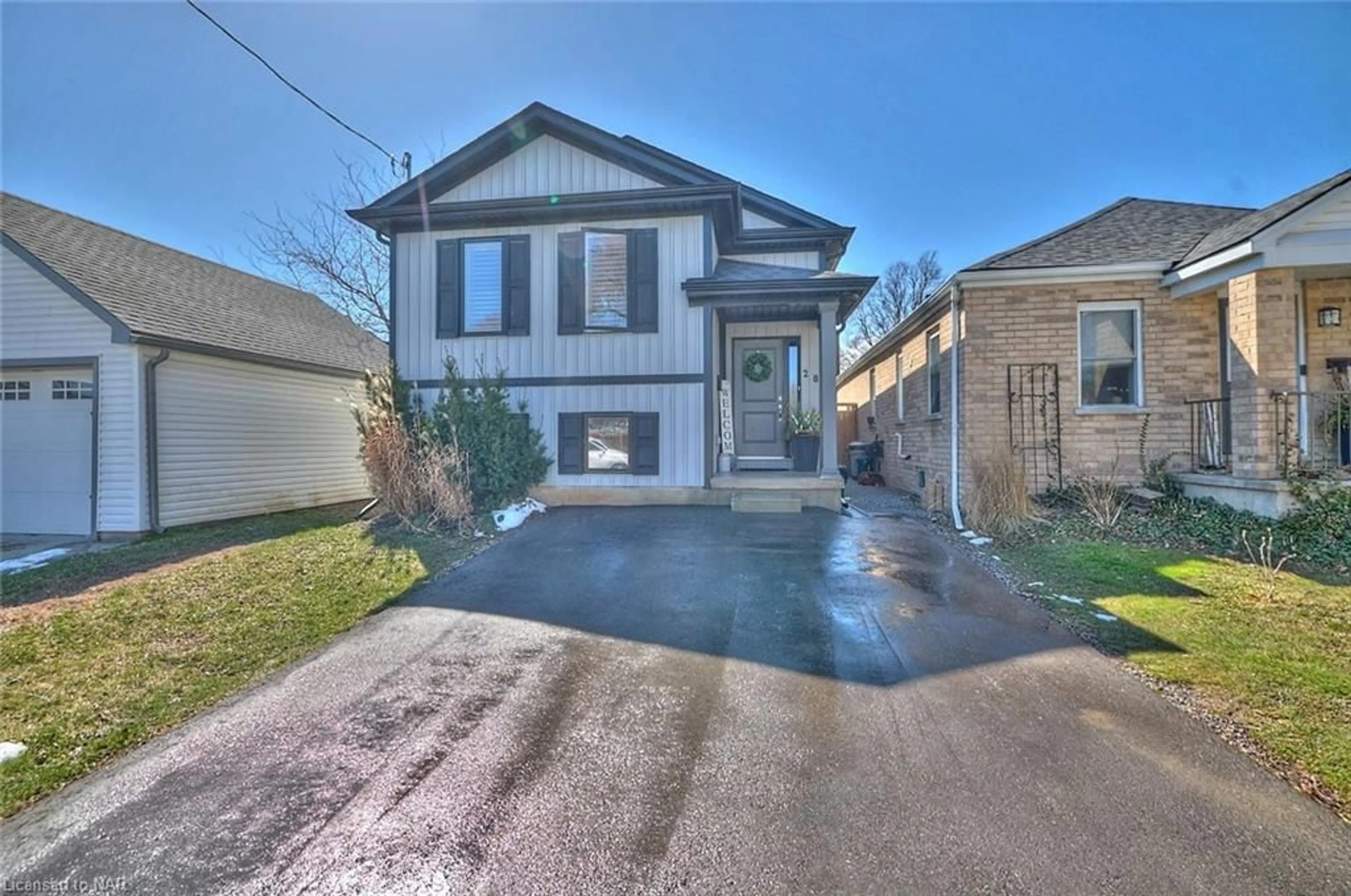 Frontside or backside of a home for 28 Churchill St, St. Catharines Ontario L2S 2P2