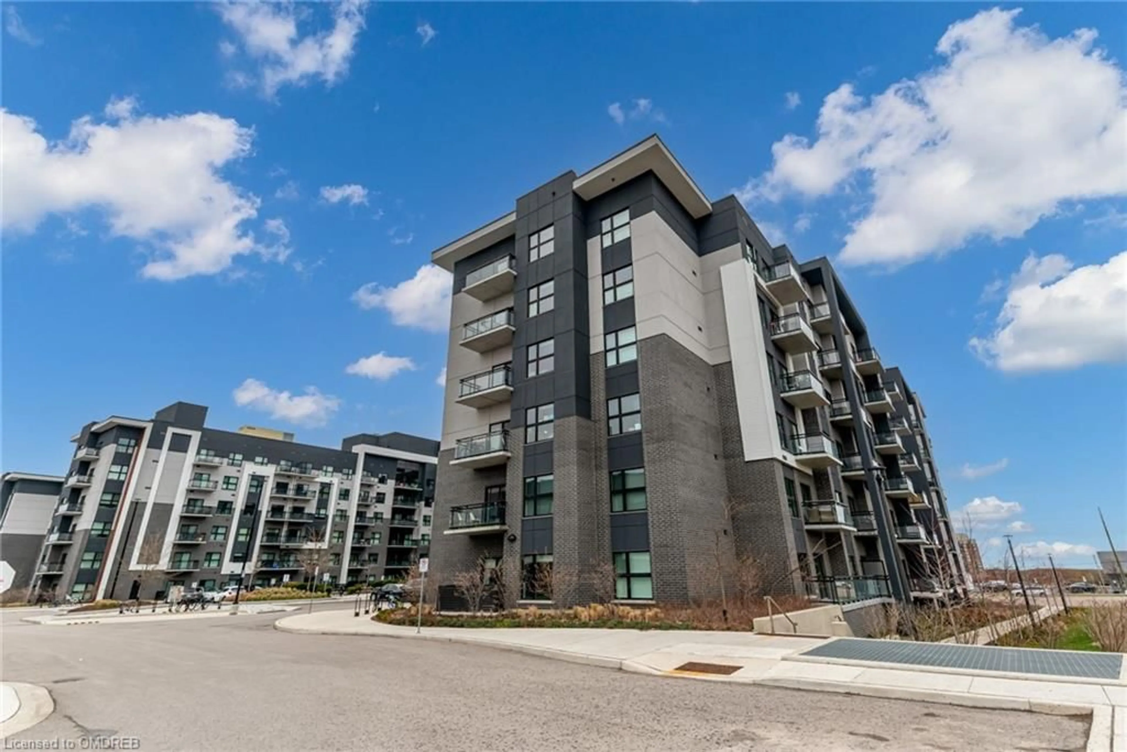 A pic from exterior of the house or condo for 102 Grovewood Common #130, Oakville Ontario L6H 0X2
