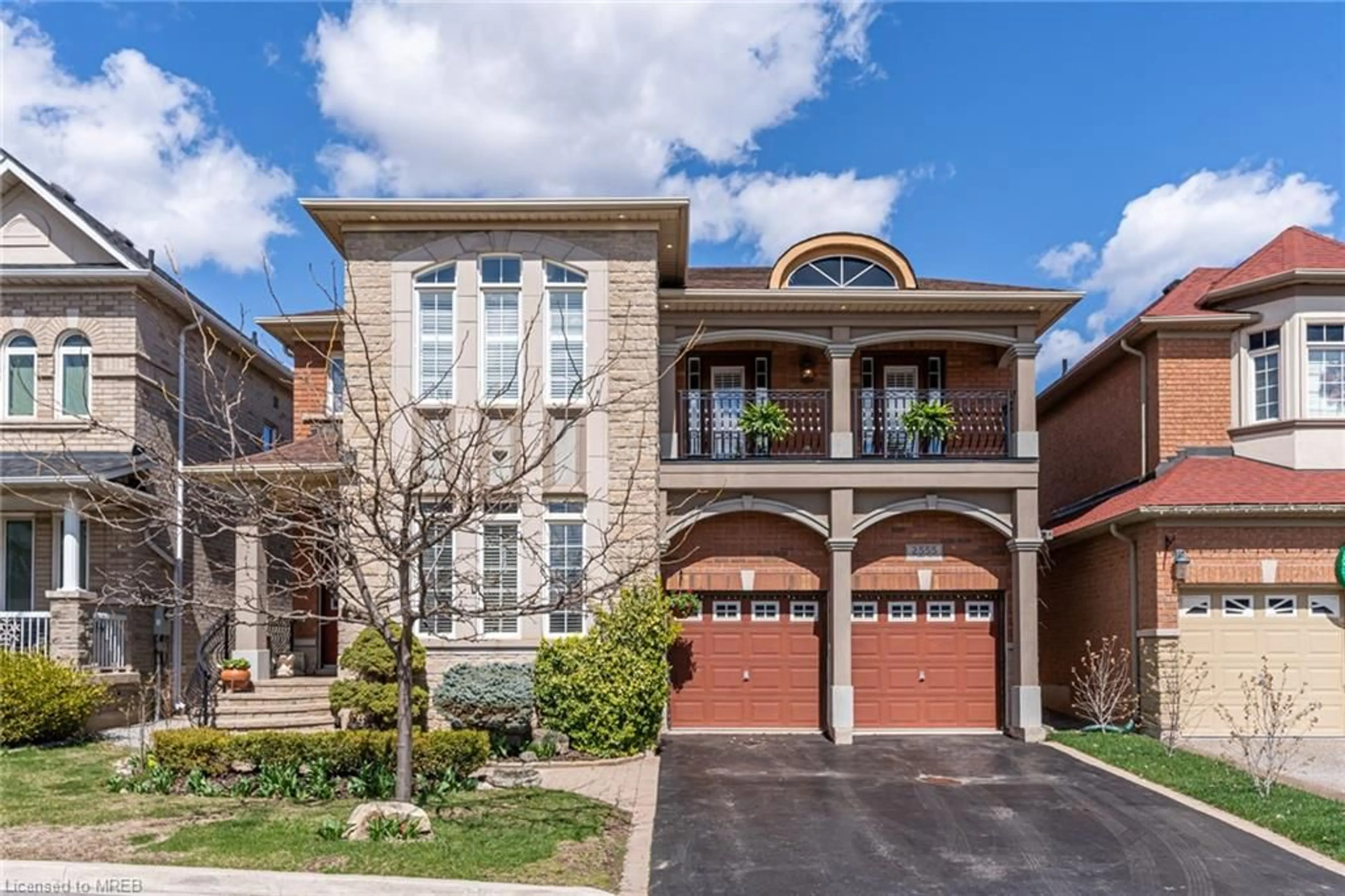 Home with brick exterior material for 2555 Nichols Dr, Oakville Ontario L6H 7L3