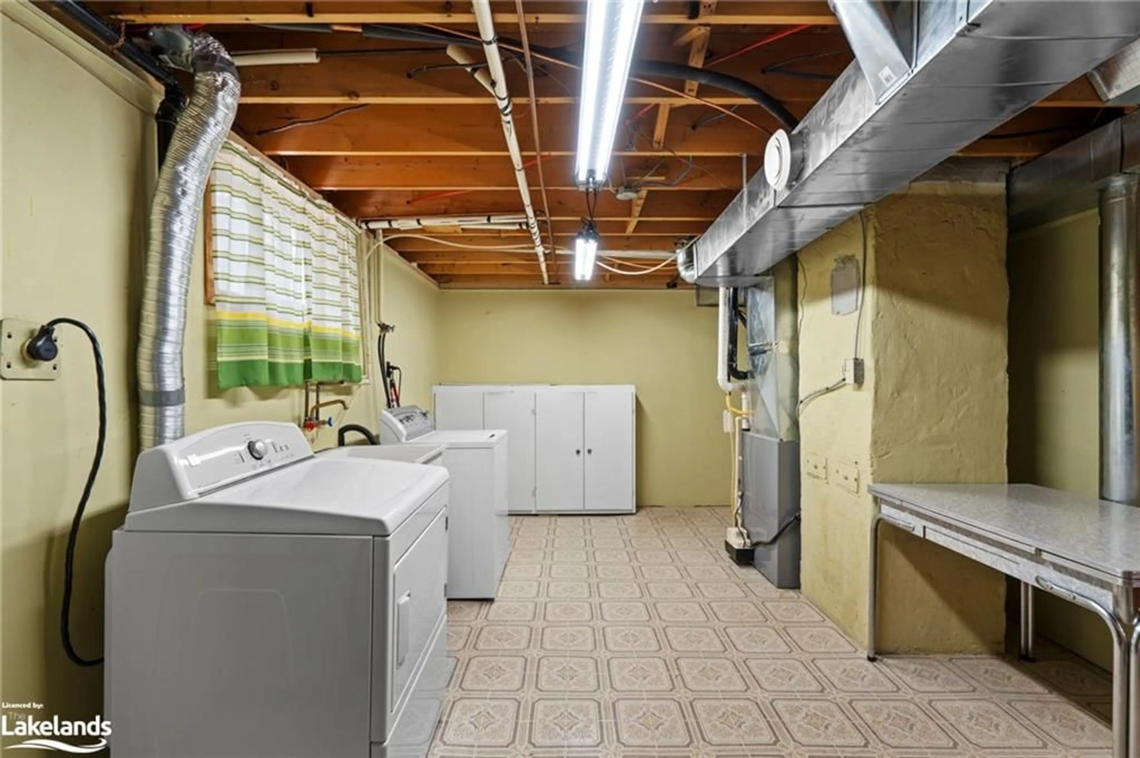 Laundry room for 51 Tucson Rd, Tiny Ontario L9M 0B6