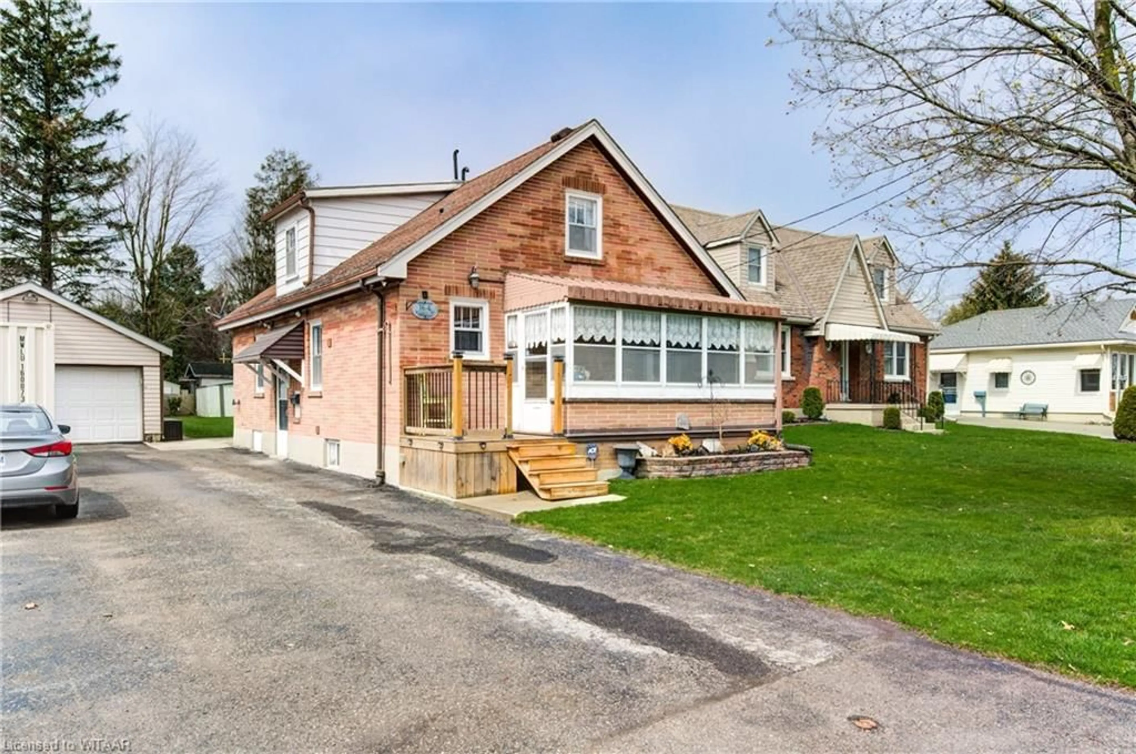 Frontside or backside of a home for 164 Wilson St, Woodstock Ontario N4S 3P4