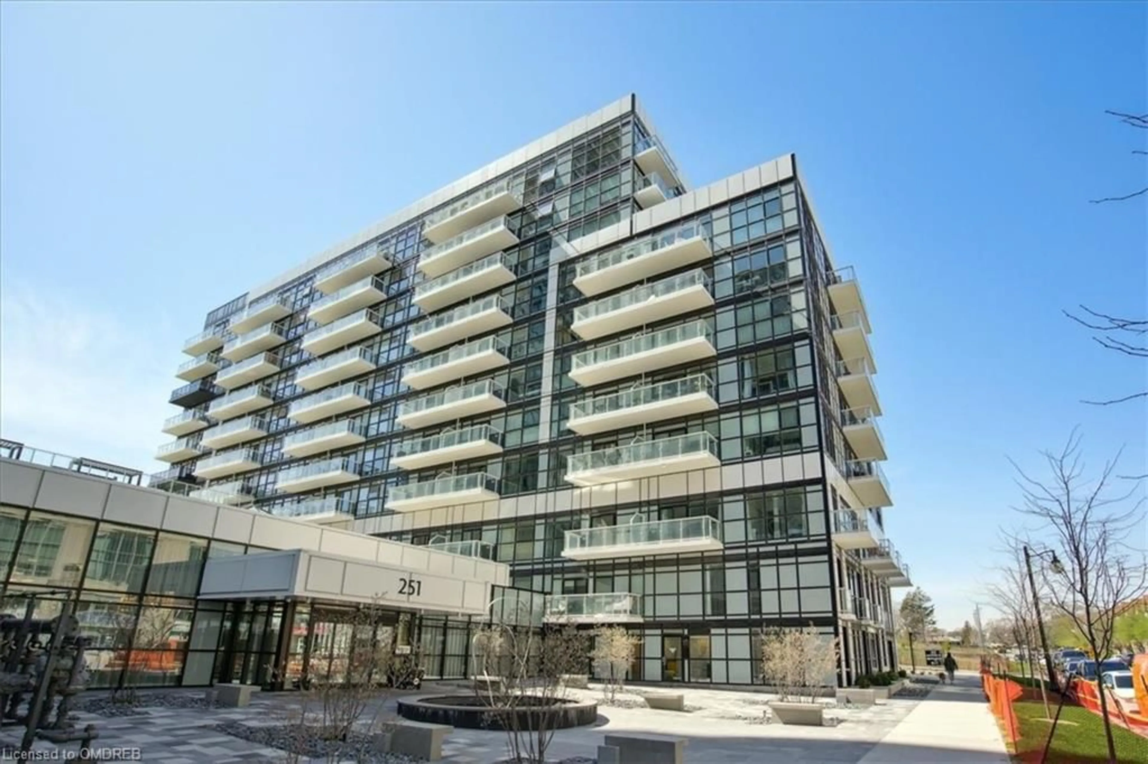 A pic from exterior of the house or condo for 251 Manitoba Street St #5, Toronto Ontario M8Y 0C7