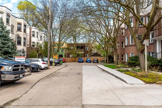 Additional property image - 9 Humewood Dr Unit Bldg 1