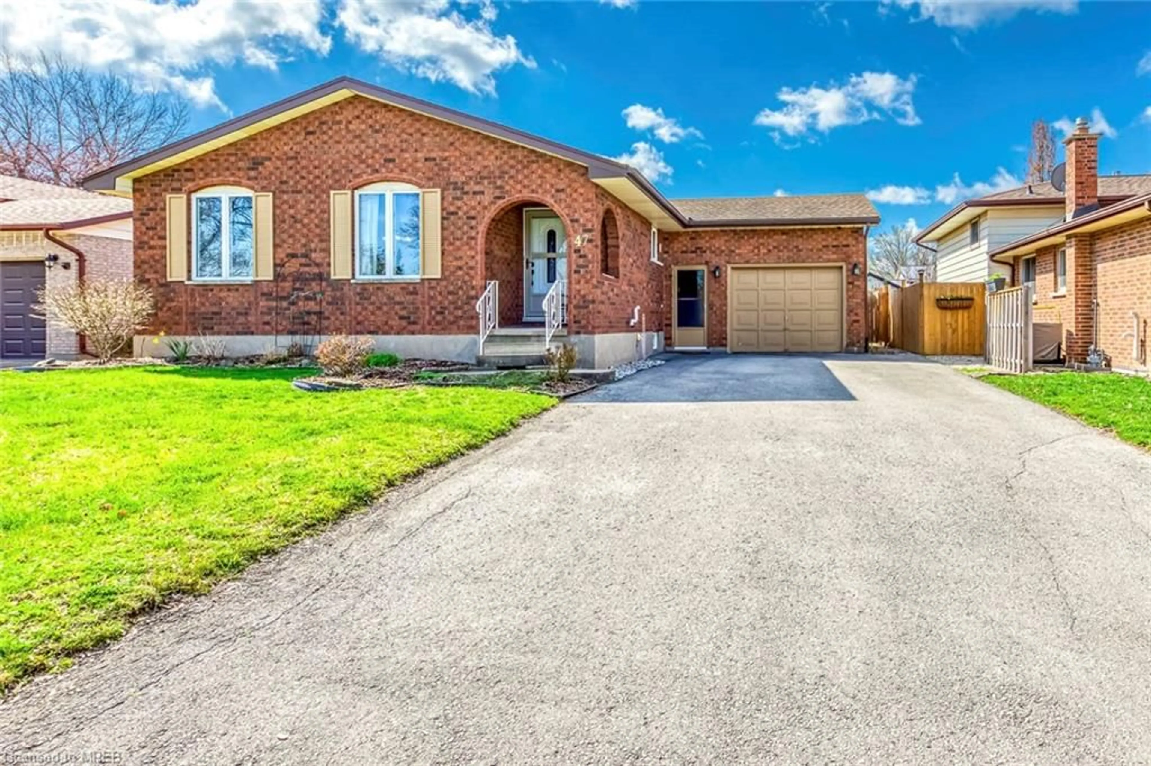 Home with brick exterior material for 47 Page Dr, Welland Ontario L3C 6E2