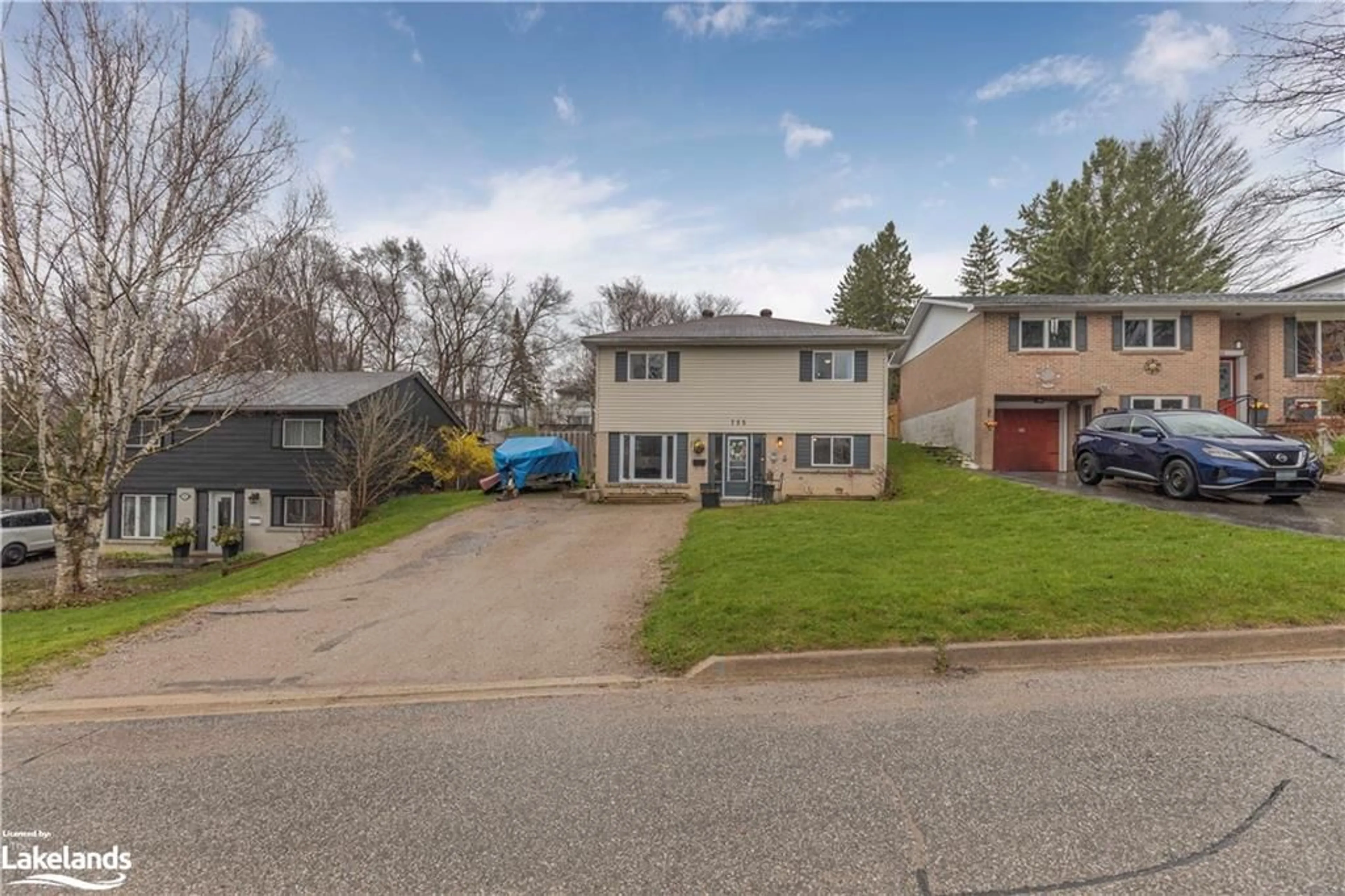 Frontside or backside of a home for 755 Birchwood Dr, Midland Ontario L4R 2P8