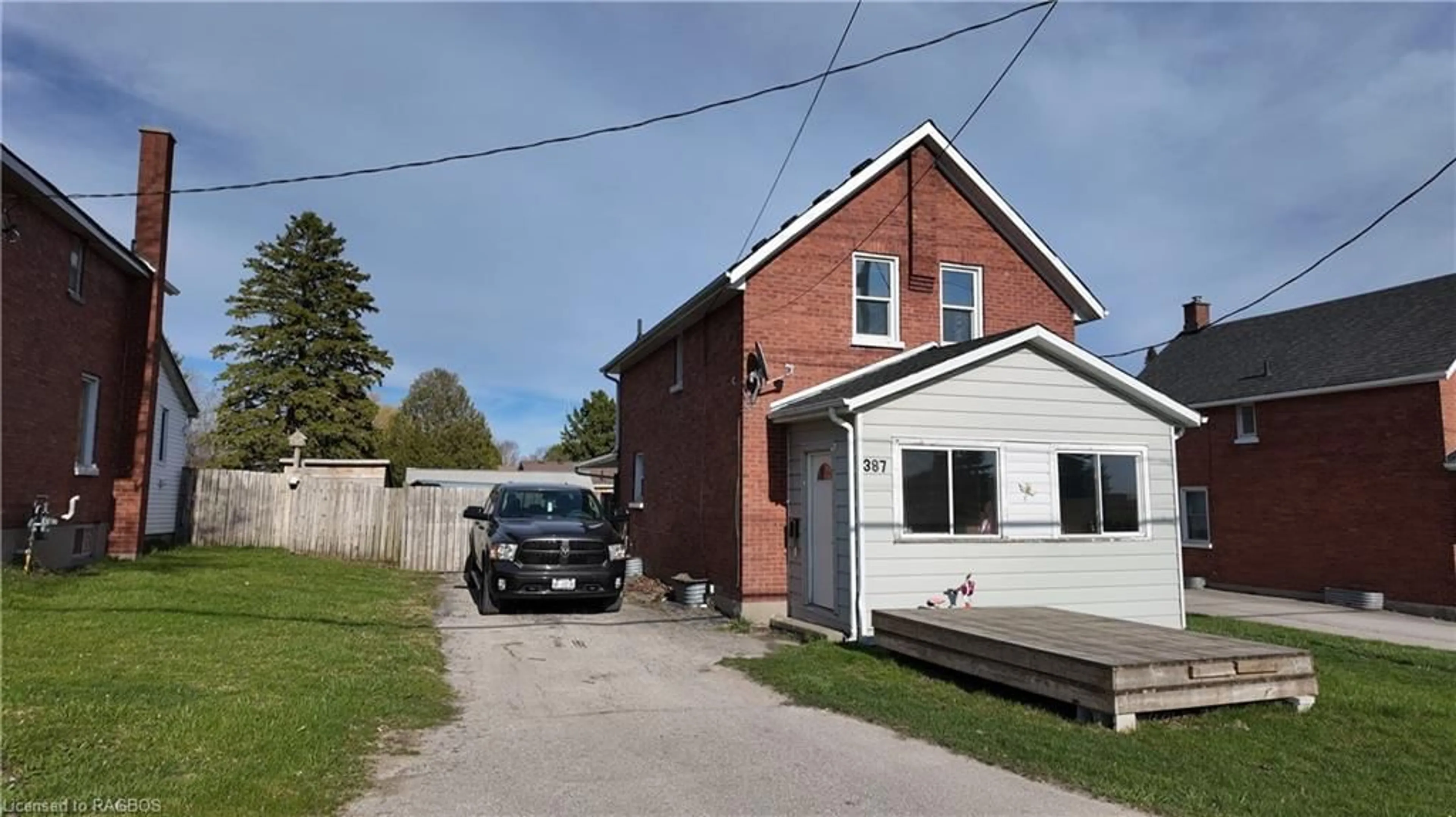 Frontside or backside of a home for 387 1st Ave, Chesley Ontario N0G 1L0
