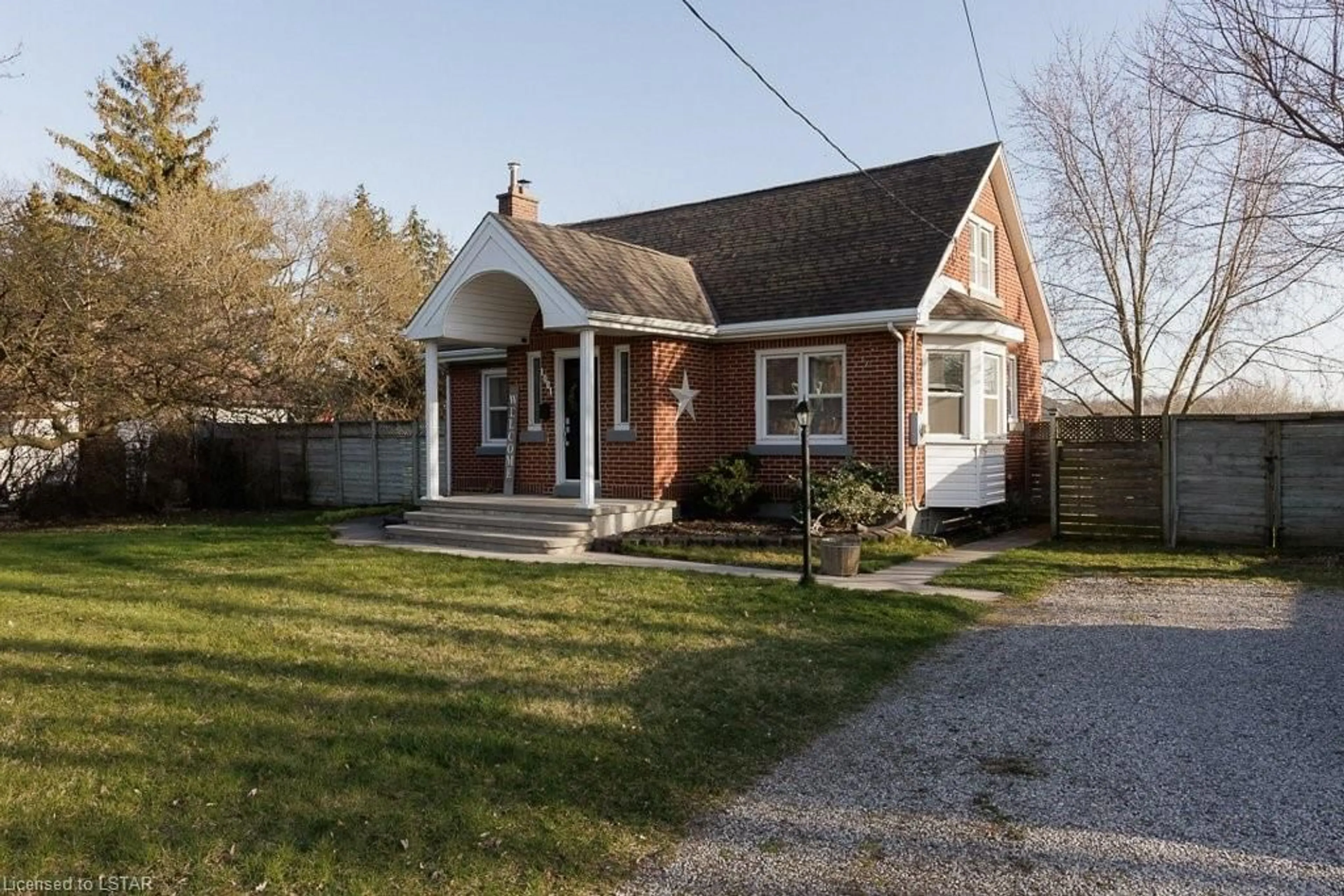 Cottage for 1081 Hamilton Rd, London Ontario N5W 1A7