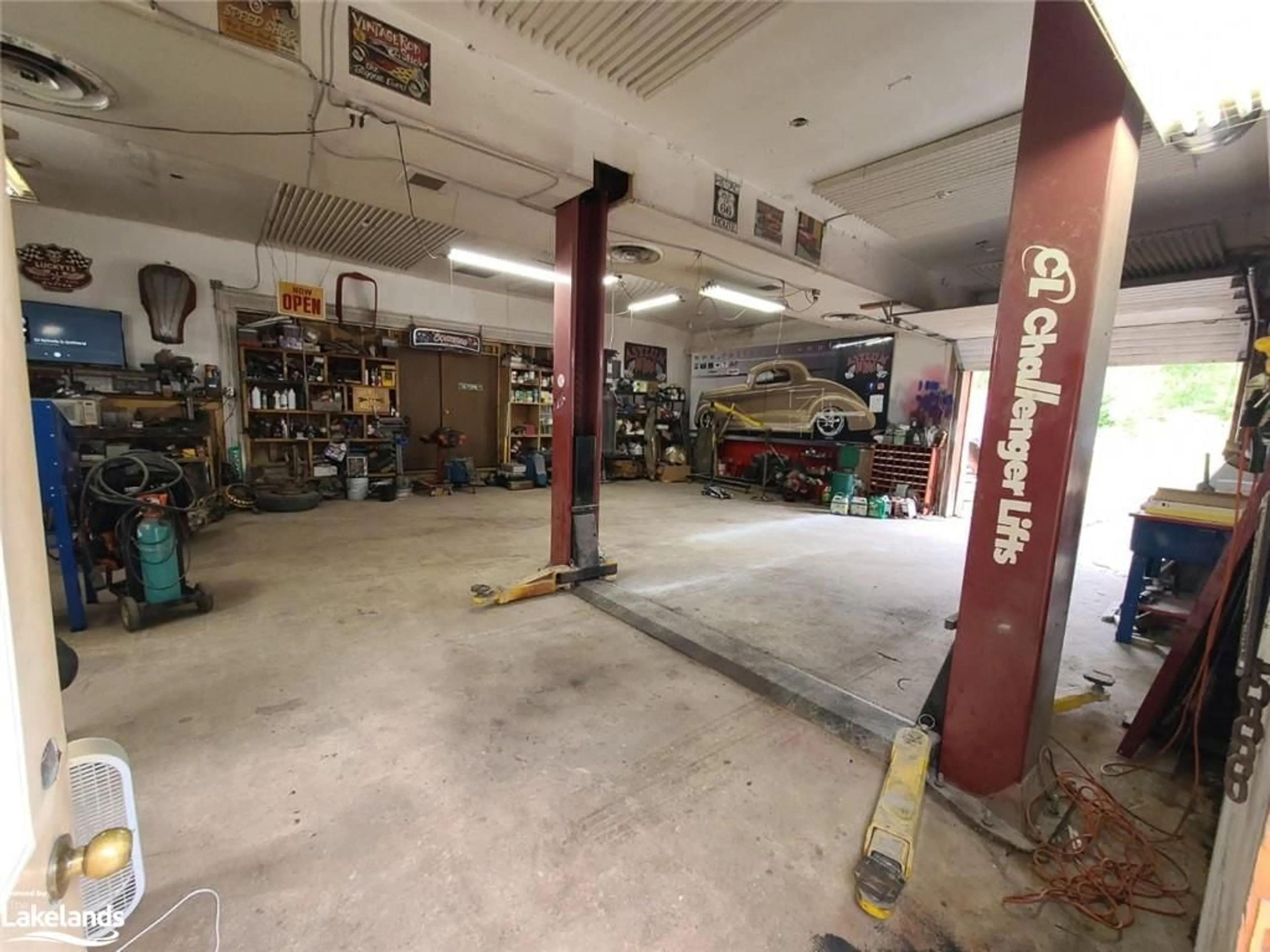 Indoor garage for 204 Mineral Springs Rd, Huntsville Ontario P1H 2N5