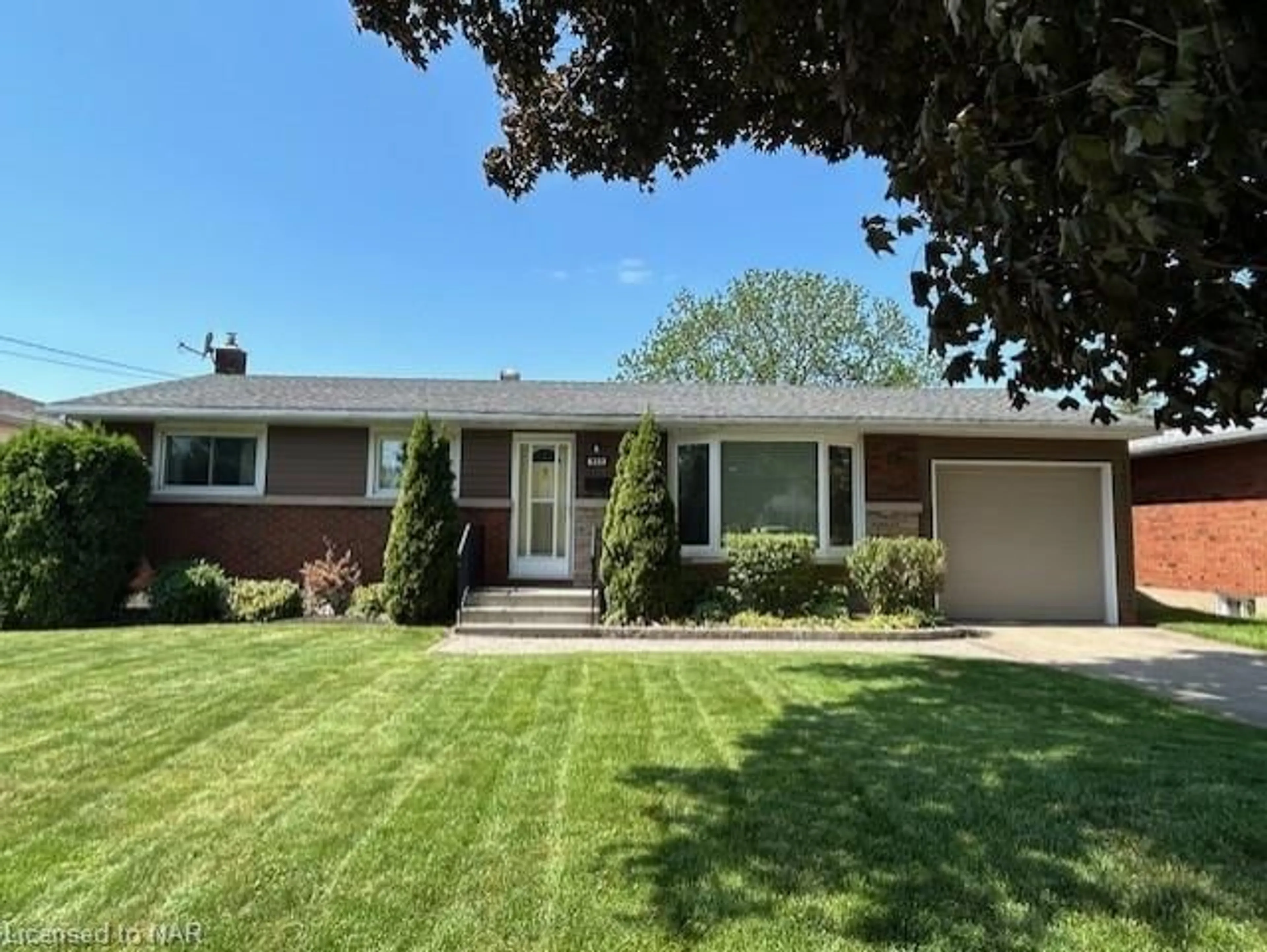 Frontside or backside of a home for 6337 Doreen Dr, Niagara Falls Ontario L2E 5K3