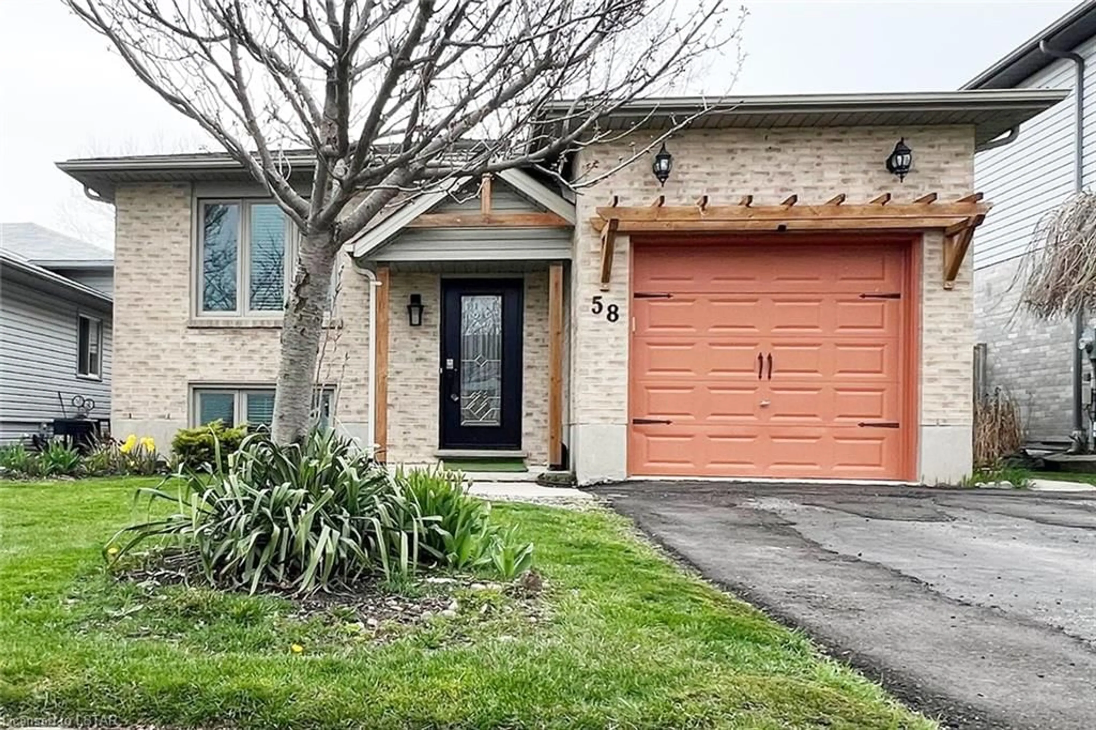 Home with brick exterior material for 58 Sunrise Cres, London Ontario N5V 4V5