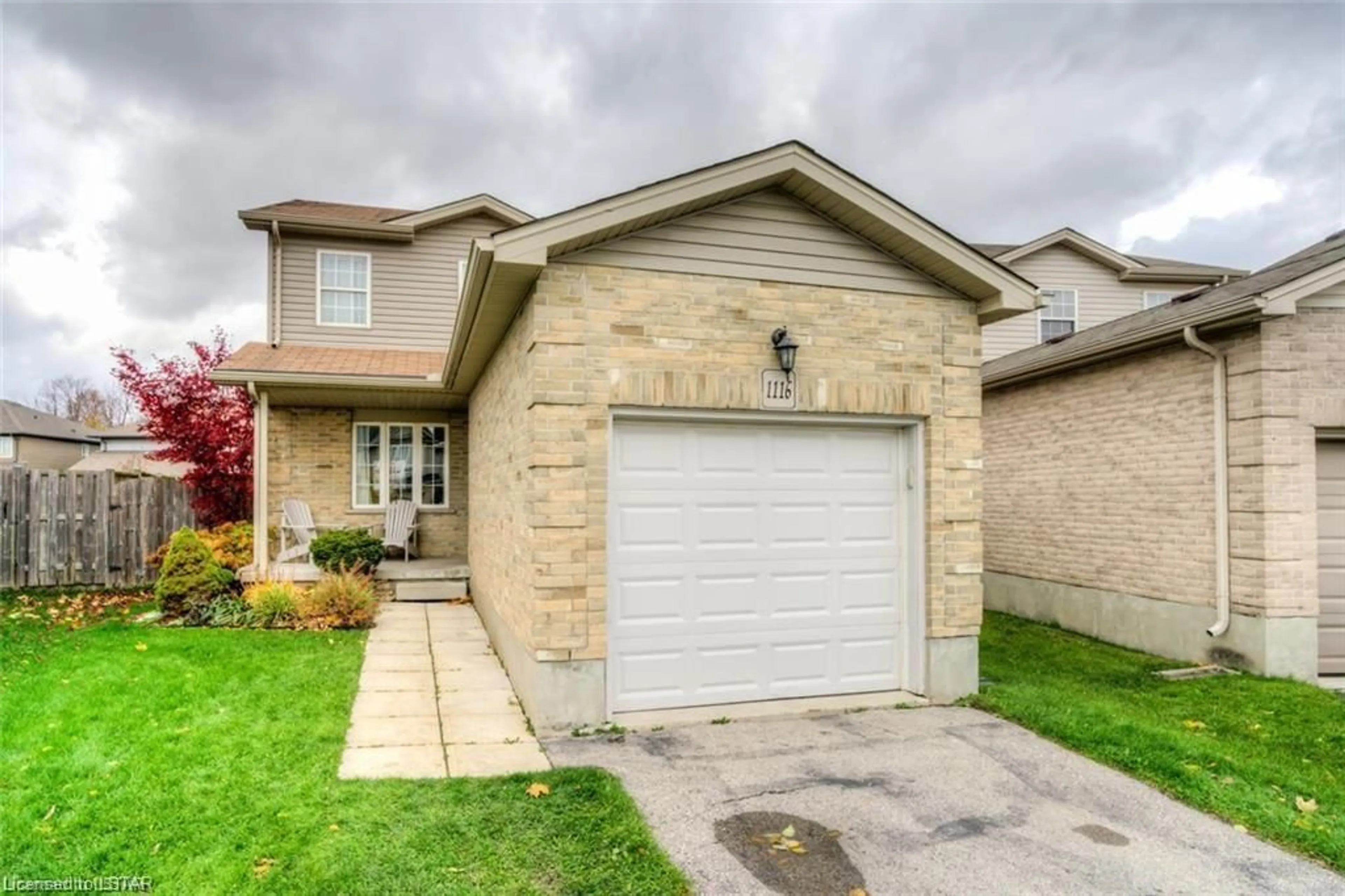 Frontside or backside of a home for 1116 Kimball Cres, London Ontario N6G 0A8
