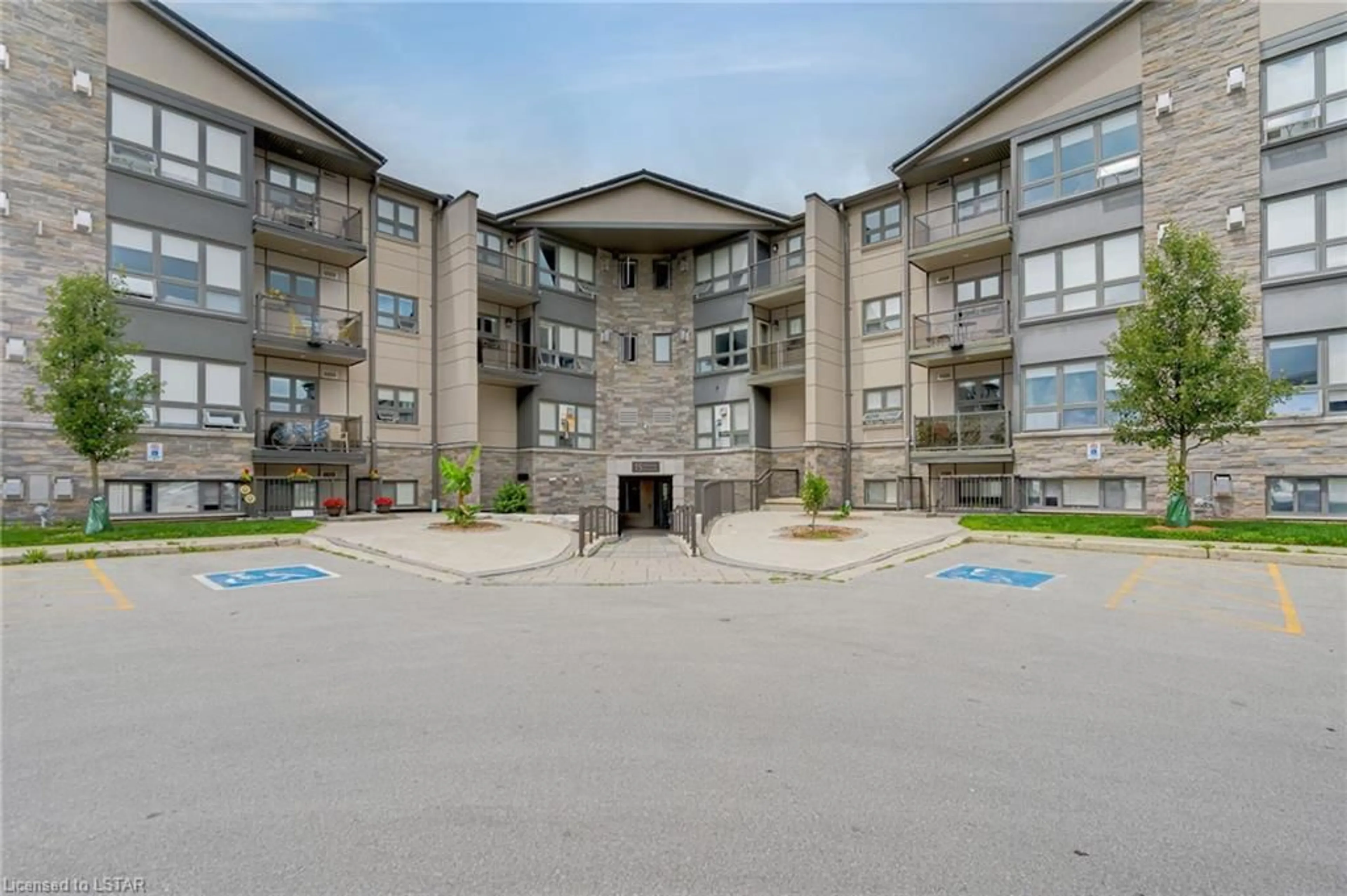 A pic from exterior of the house or condo for 15 Jacksway Cres #214, London Ontario N5X 3T8