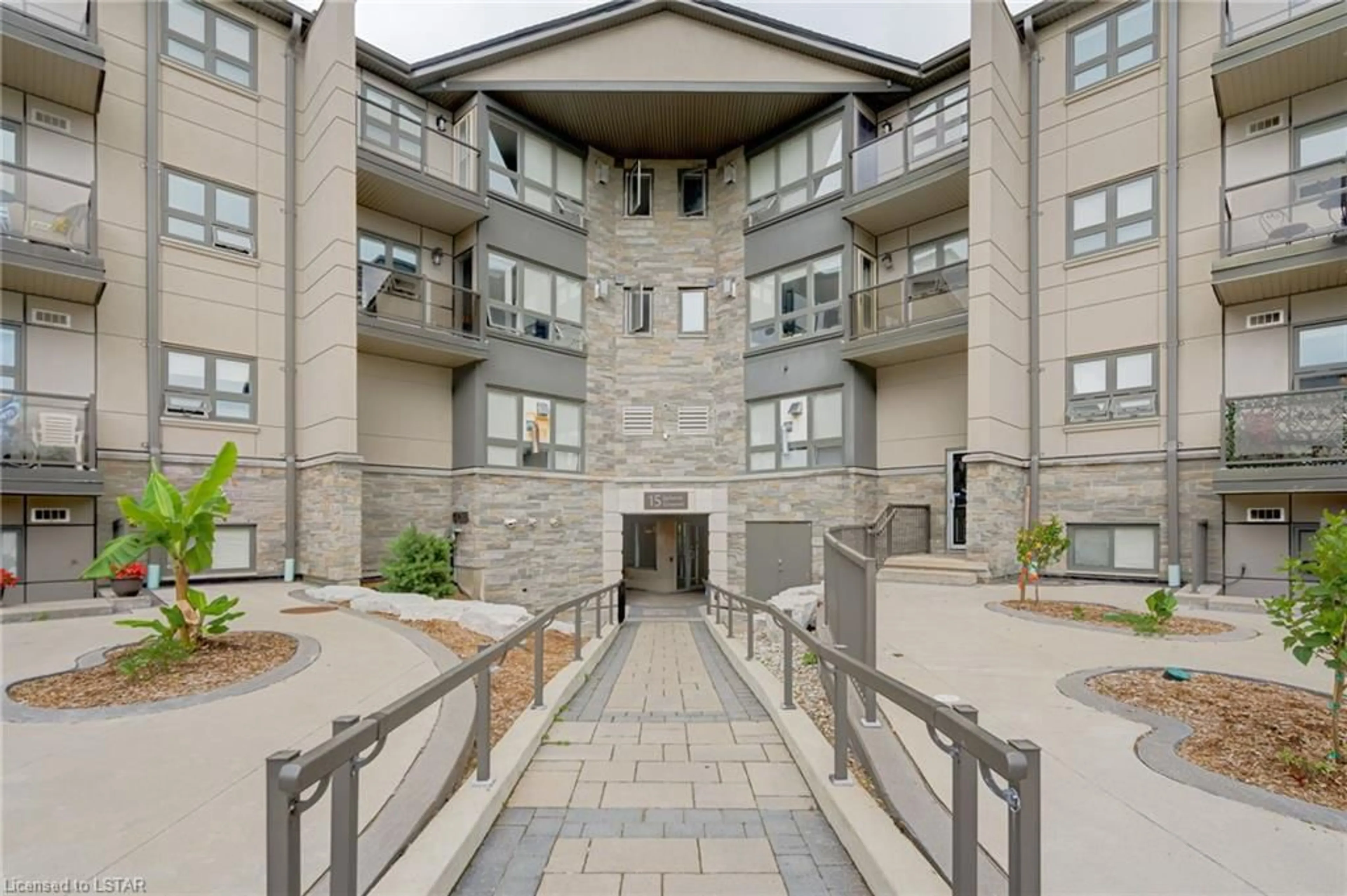 A pic from exterior of the house or condo for 15 Jacksway Cres #214, London Ontario N5X 3T8