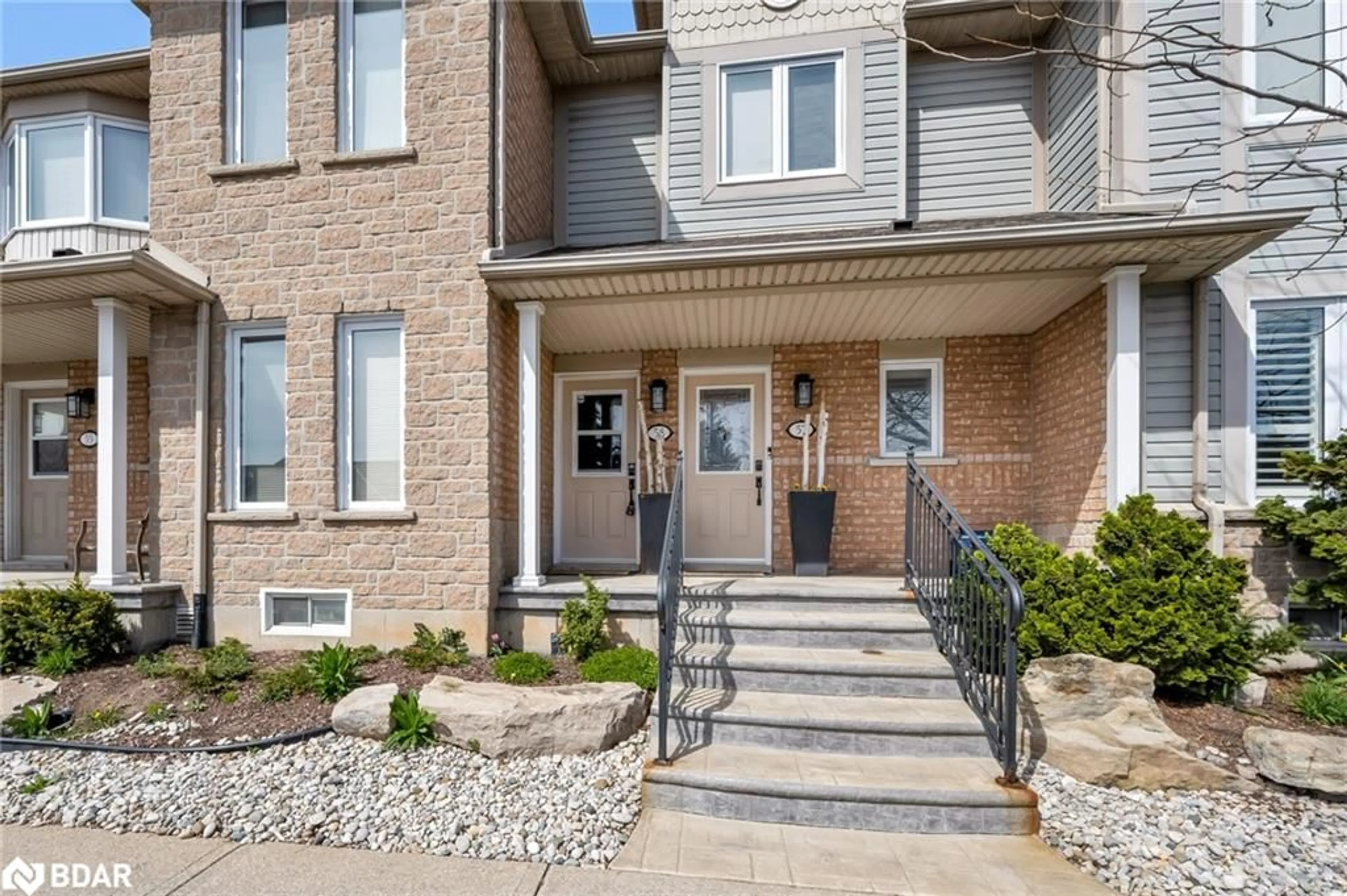A pic from exterior of the house or condo for 515 North Service Rd #58, Stoney Creek Ontario L8E 5X6