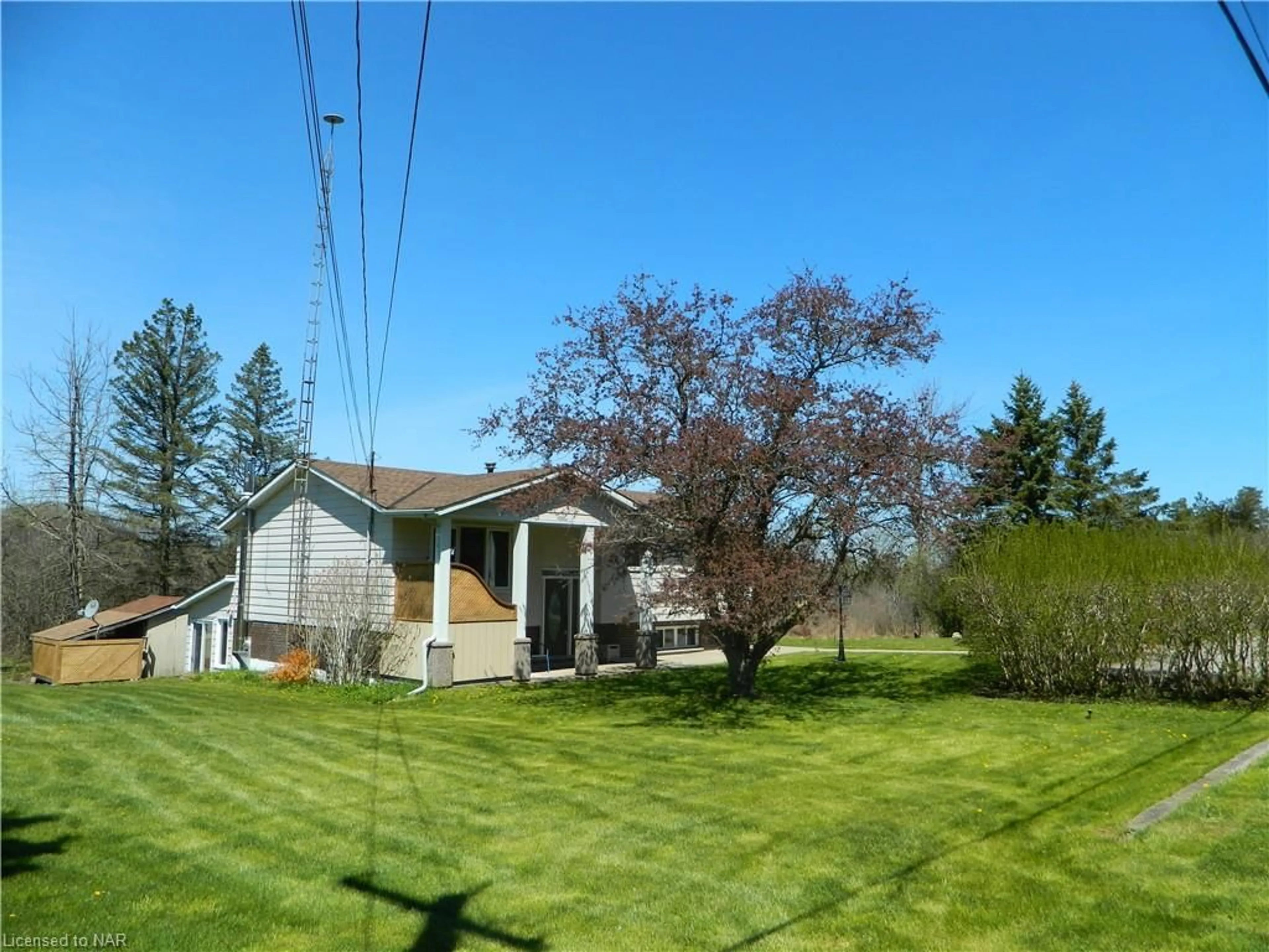 Frontside or backside of a home, cottage for 883 Ridge Rd N Rd, Ridgeway Ontario L0S 1N0