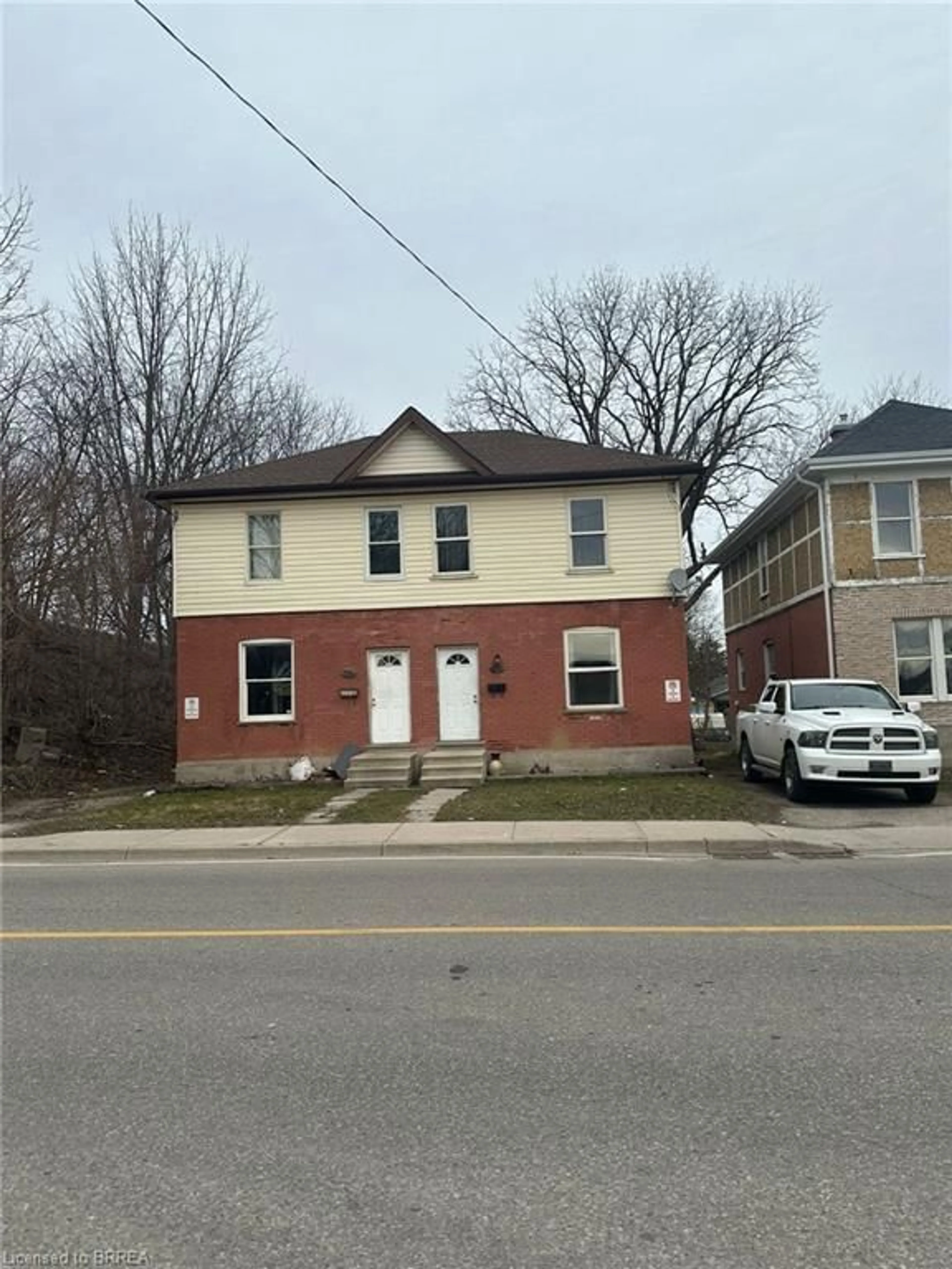 Frontside or backside of a home for 283 Murray St, Brantford Ontario N3S 5S7