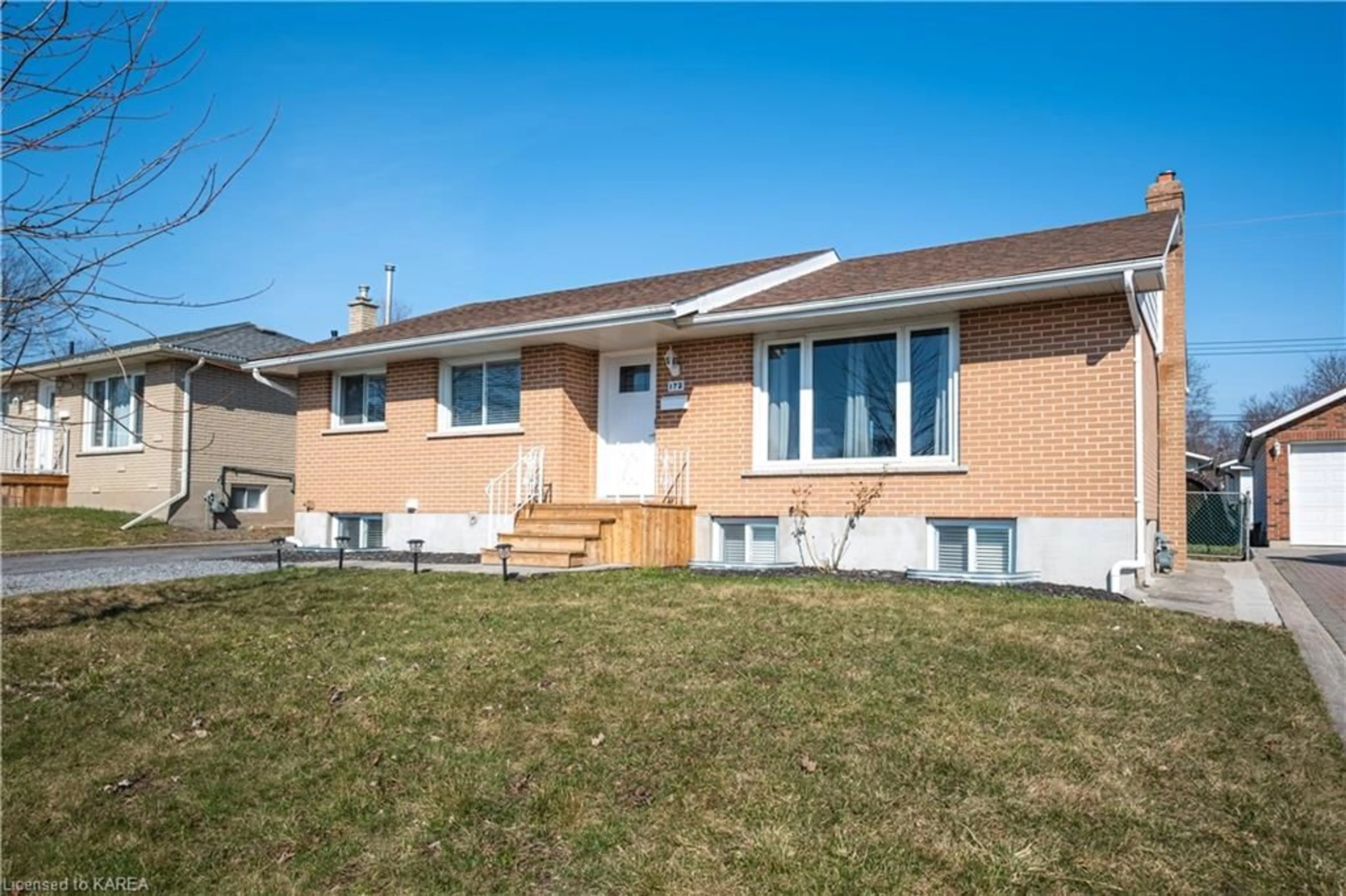 Frontside or backside of a home for 172 Morenz Cres, Kingston Ontario K7K 2X3