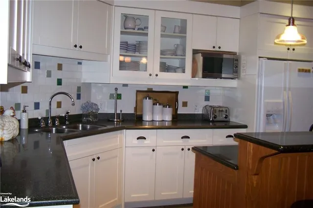 1020 Birch Glen V7. W10 Rd, Baysville 2