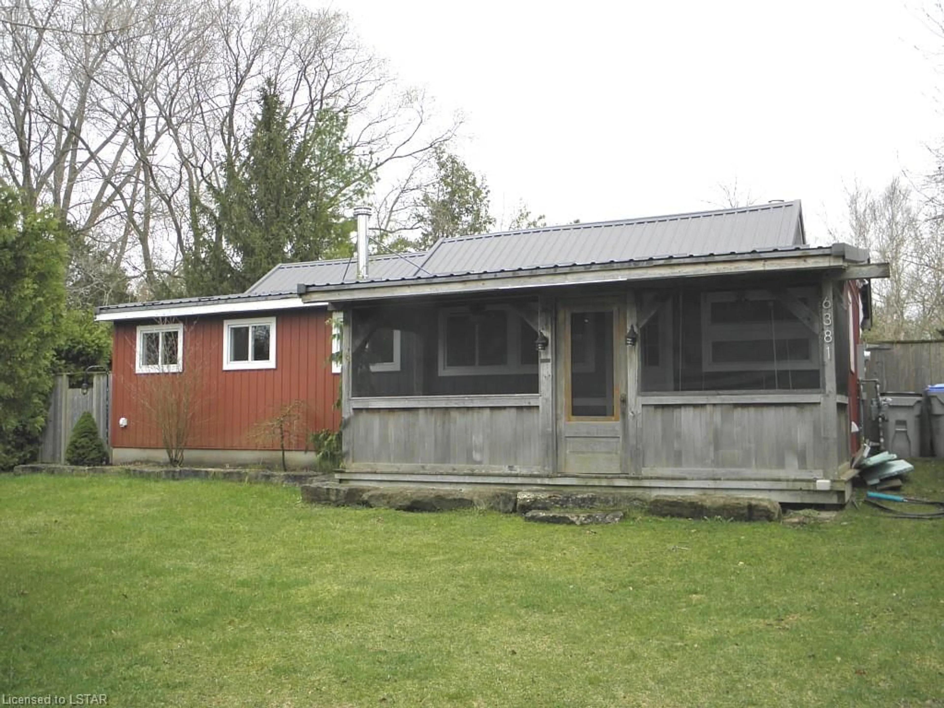 Cottage for 6381 West Parkway Dr, Lambton Shores Ontario N0N 1J2