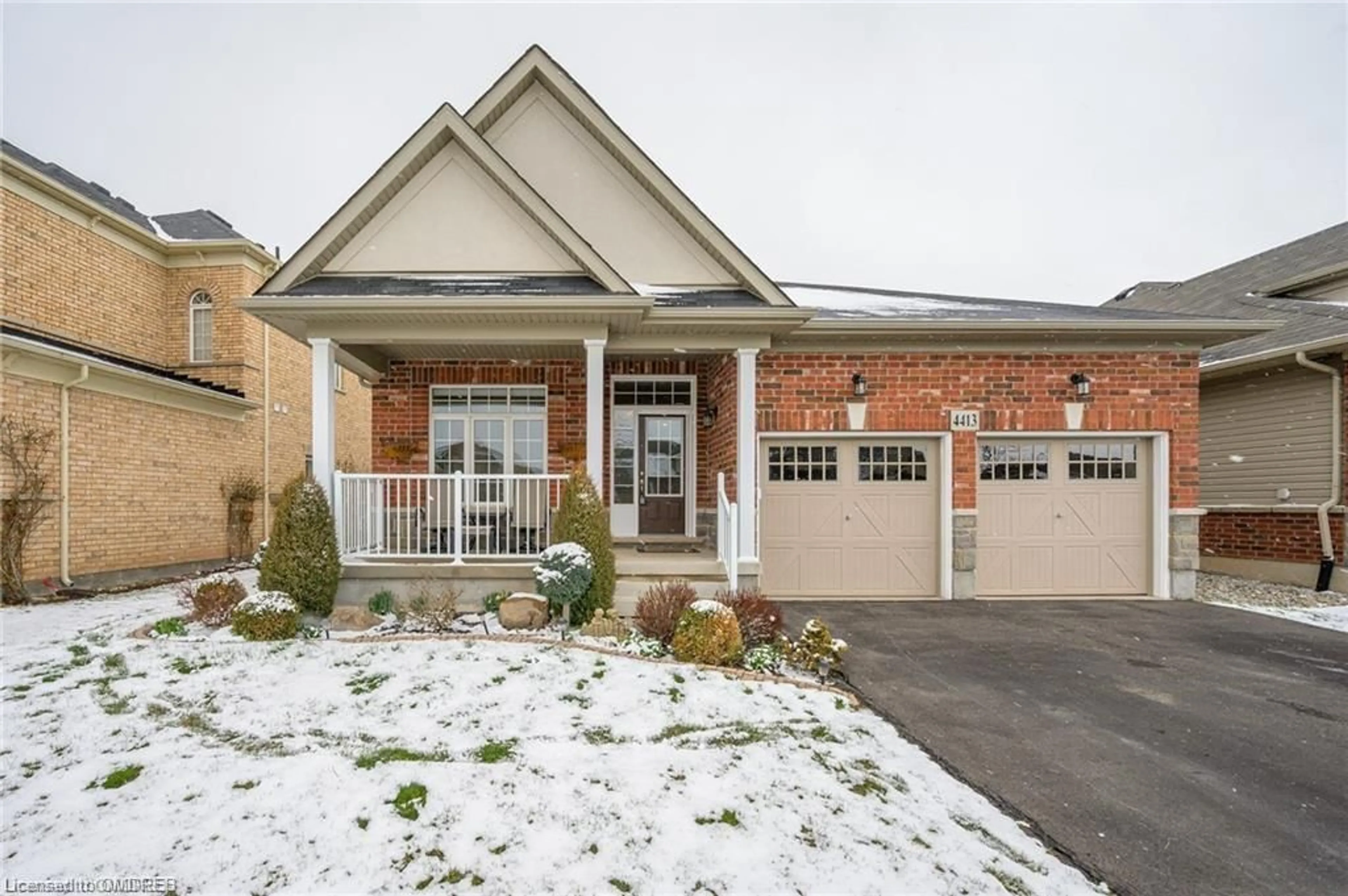 Home with brick exterior material for 4413 Mann Street St, Niagara Falls Ontario L2G 0E8