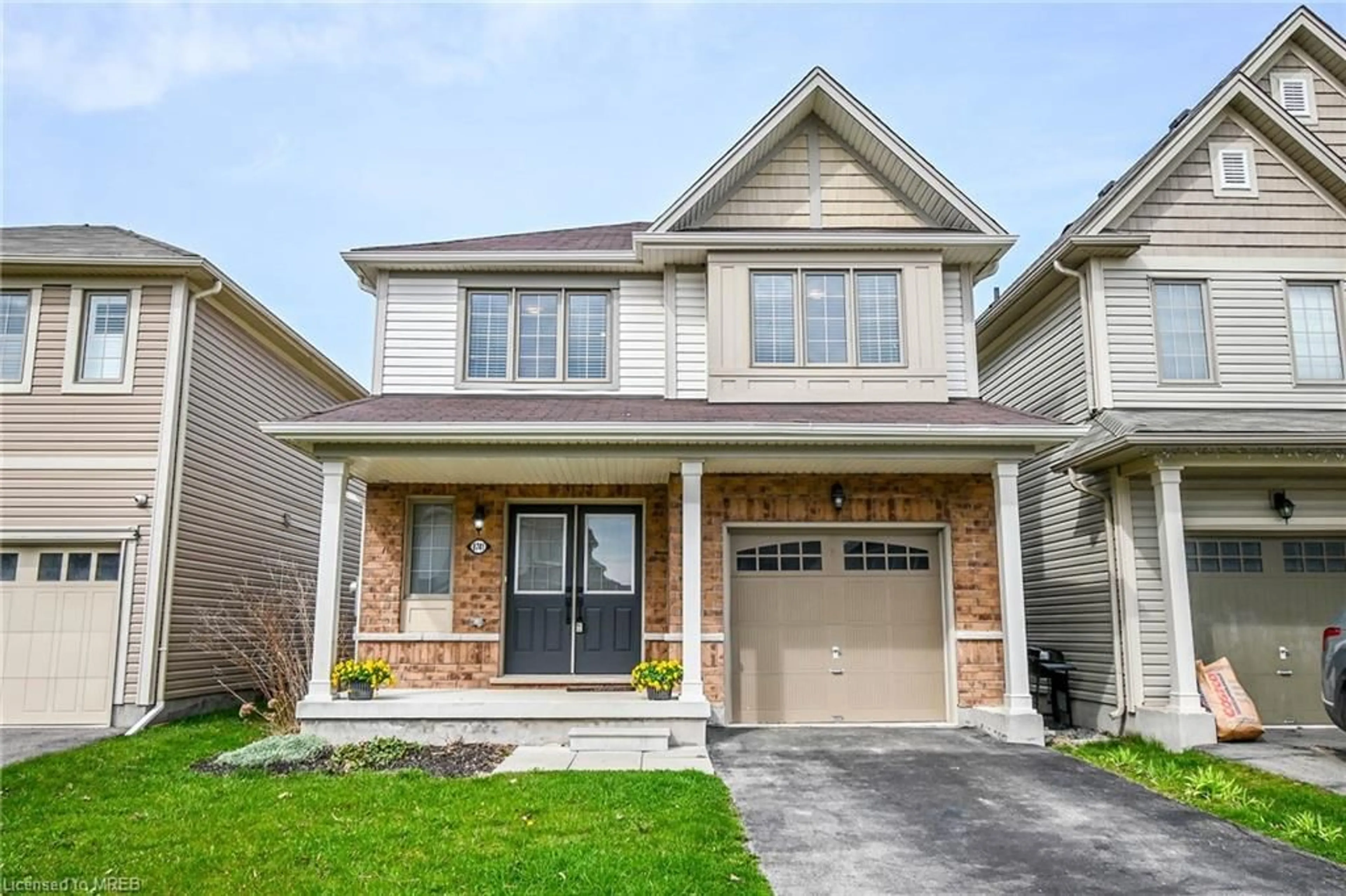 Frontside or backside of a home for 8741 Dogwood Crescent Cres, Niagara Falls Ontario L2H 0K9